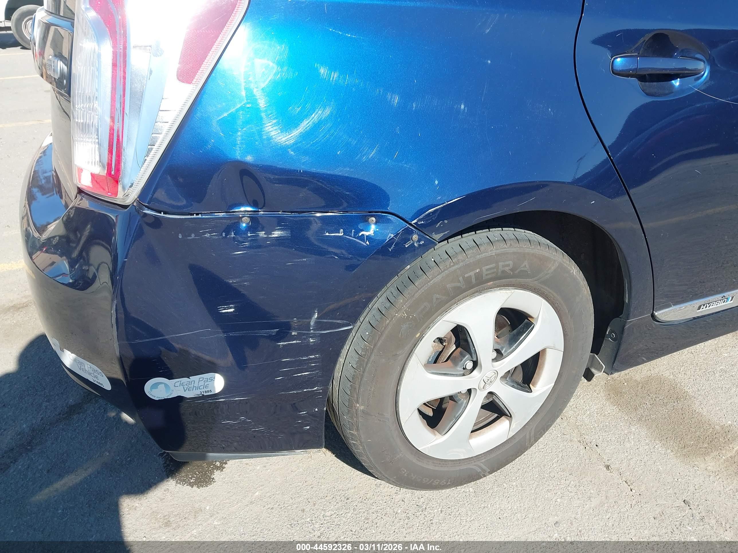 TOYOTA PRIUS image 6