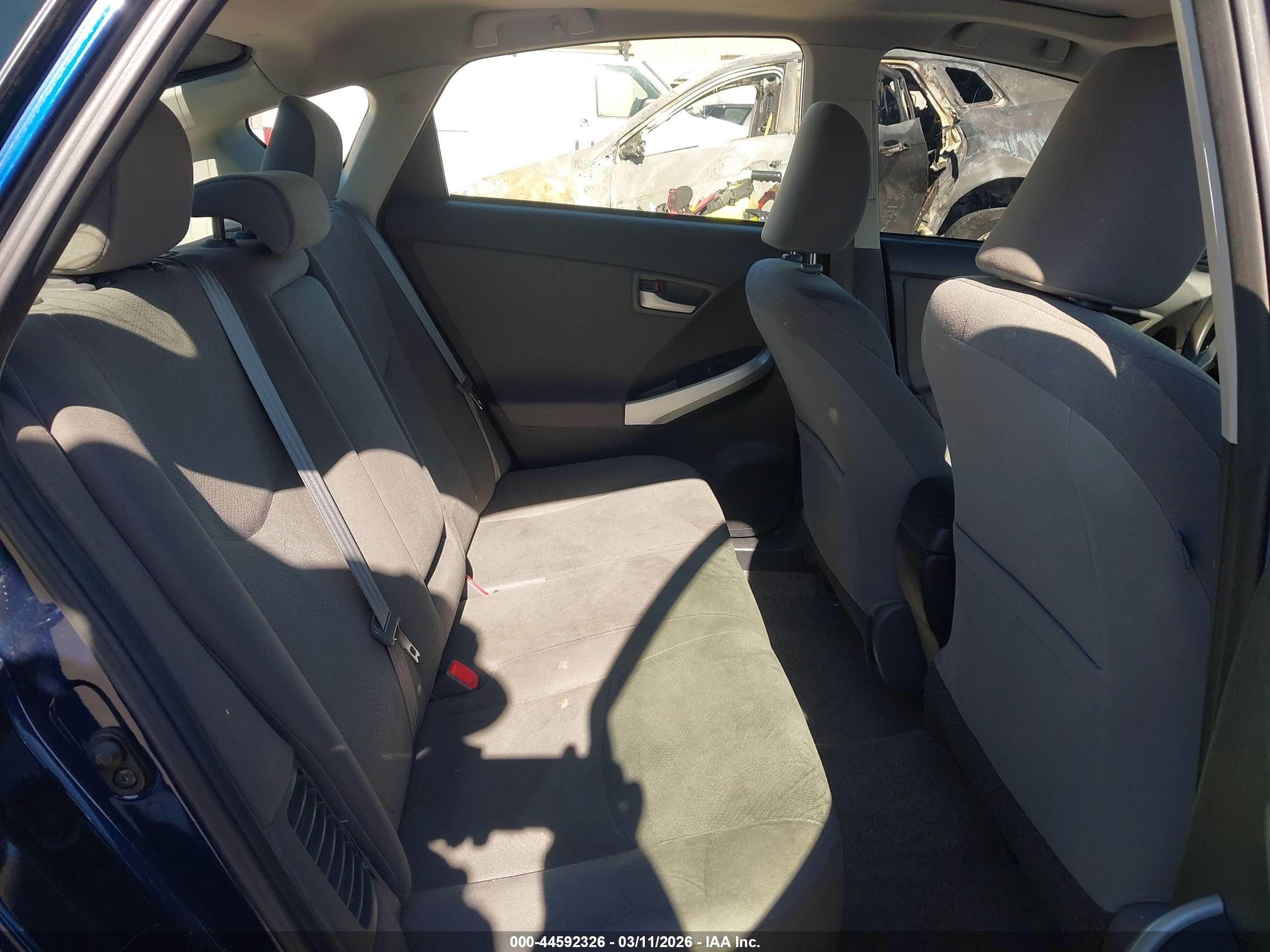 TOYOTA PRIUS image 8