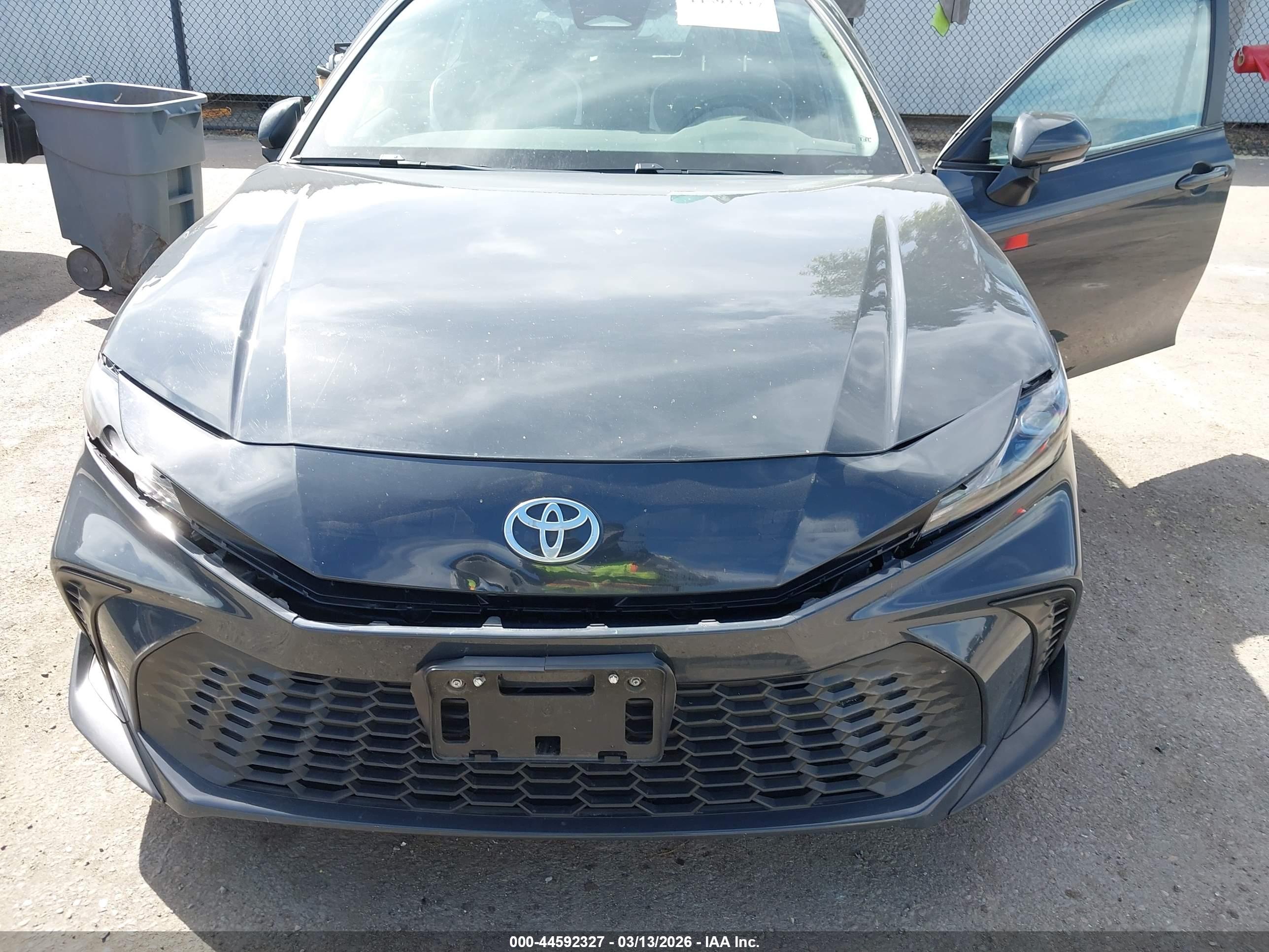 TOYOTA CAMRY image 6