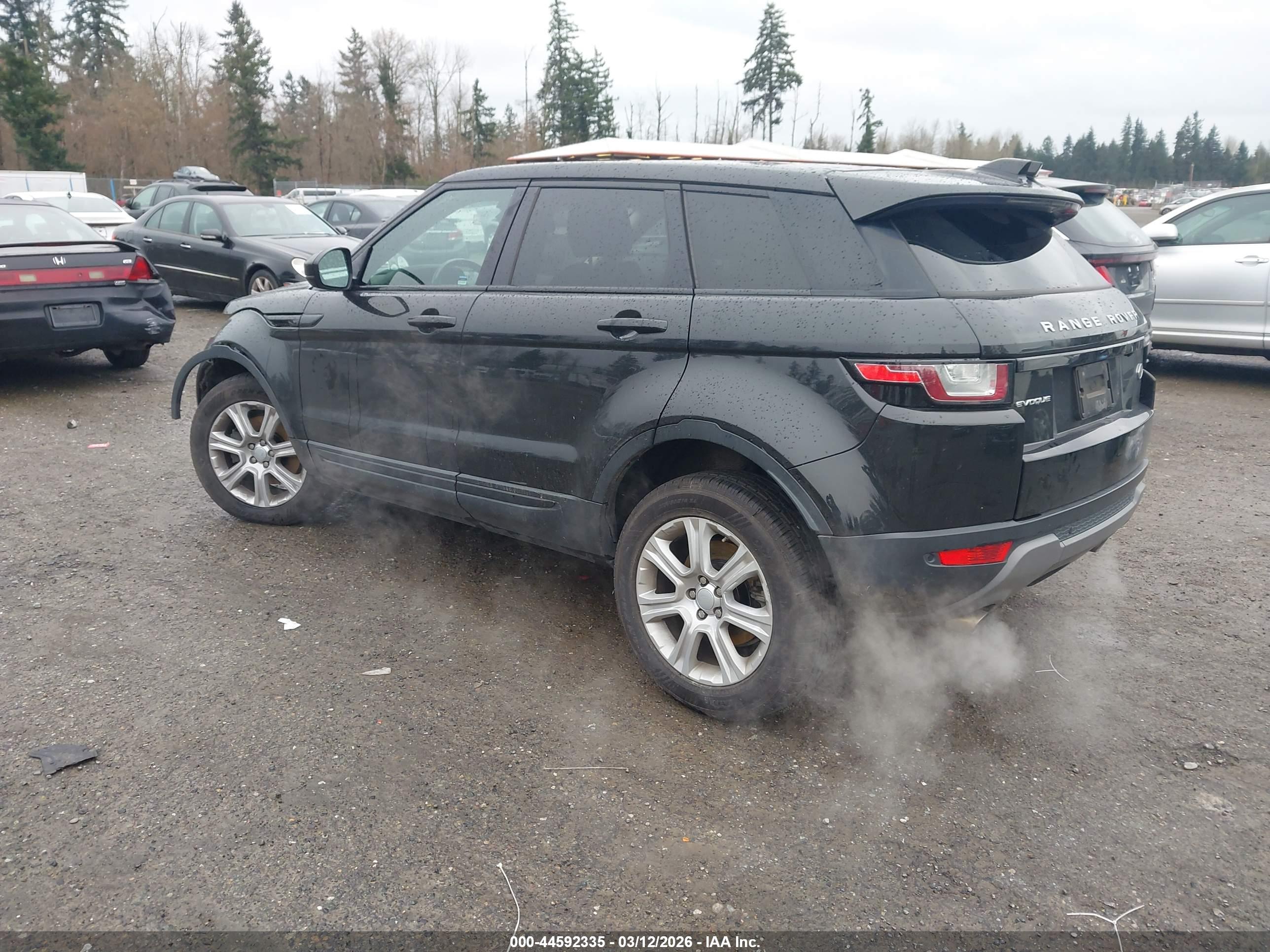 LAND ROVER image 3