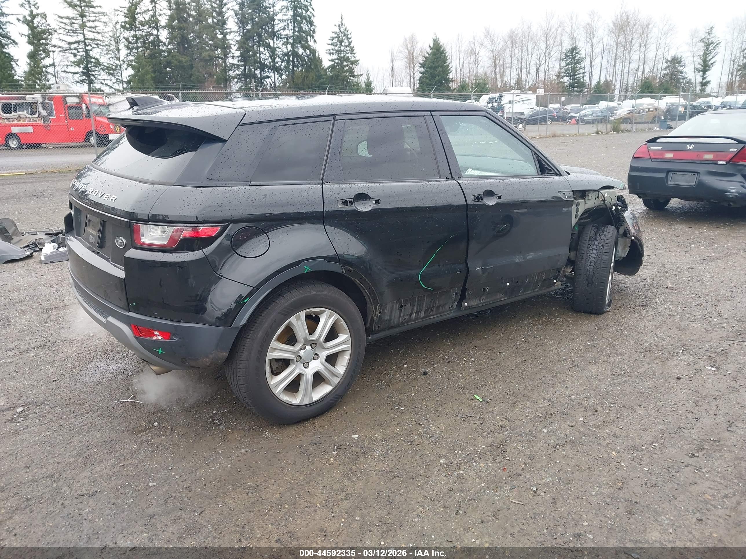 LAND ROVER image 4