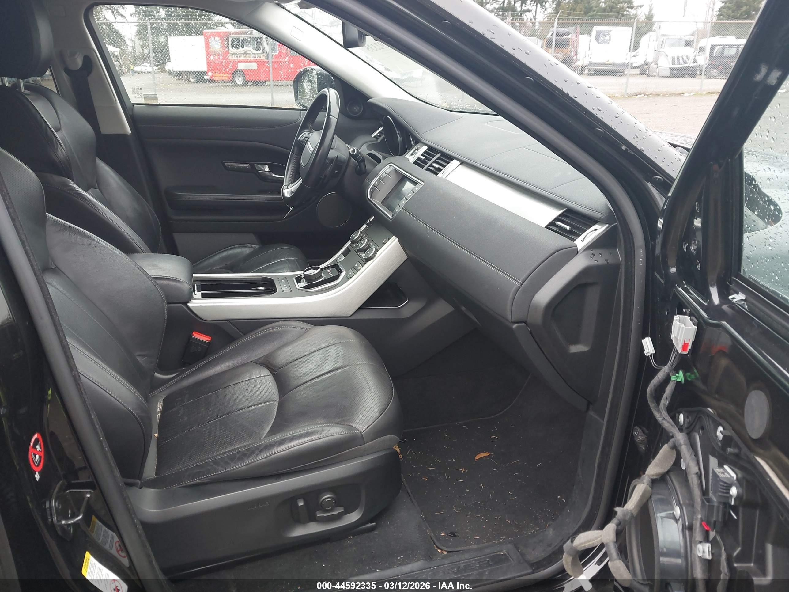 LAND ROVER image 5