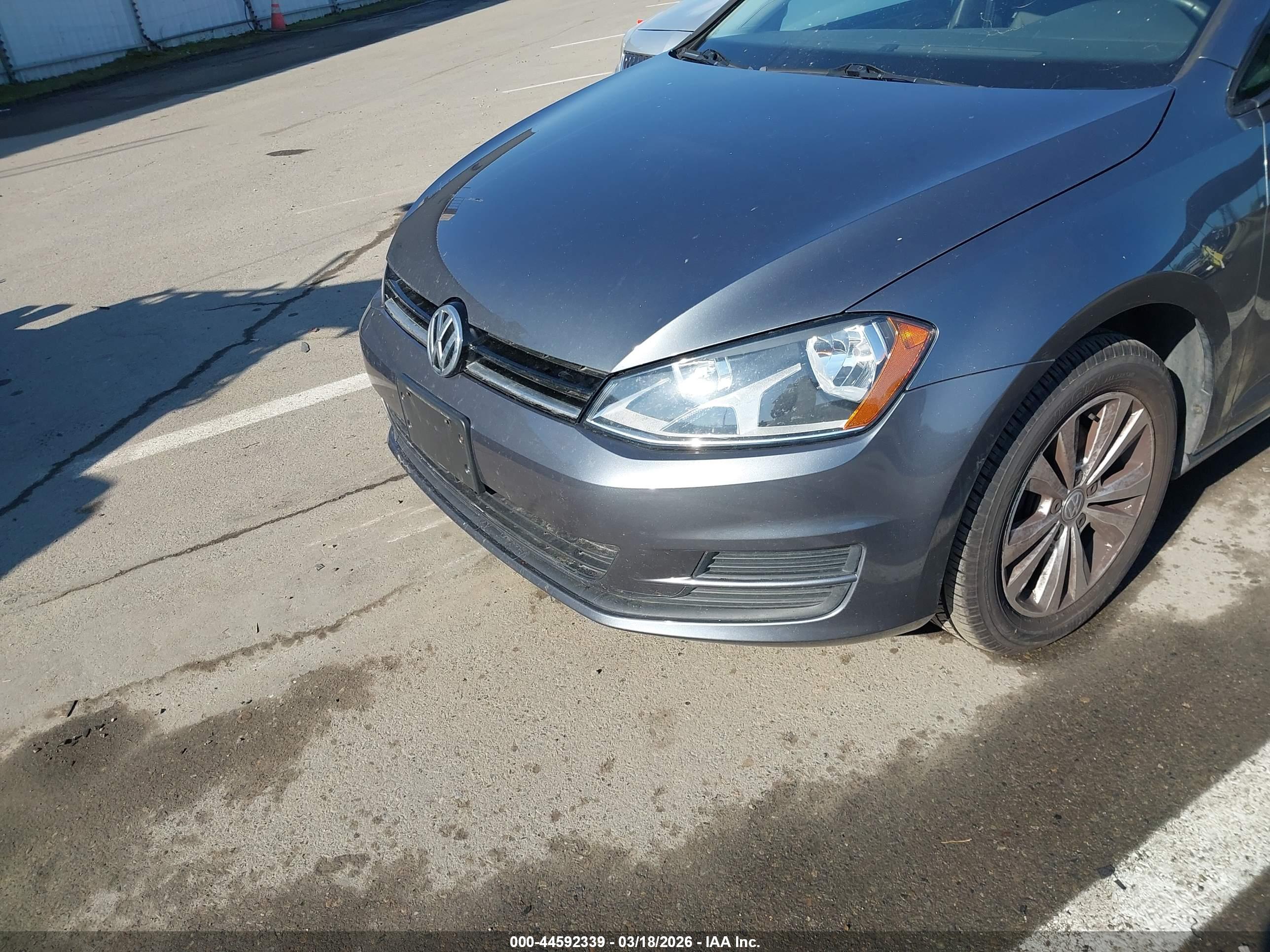 VOLKSWAGEN GOLF image 6