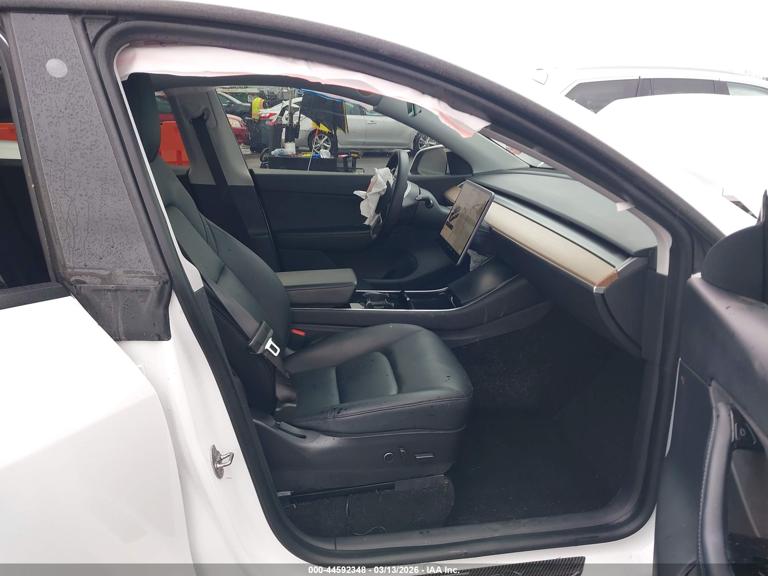 TESLA MODEL image 5