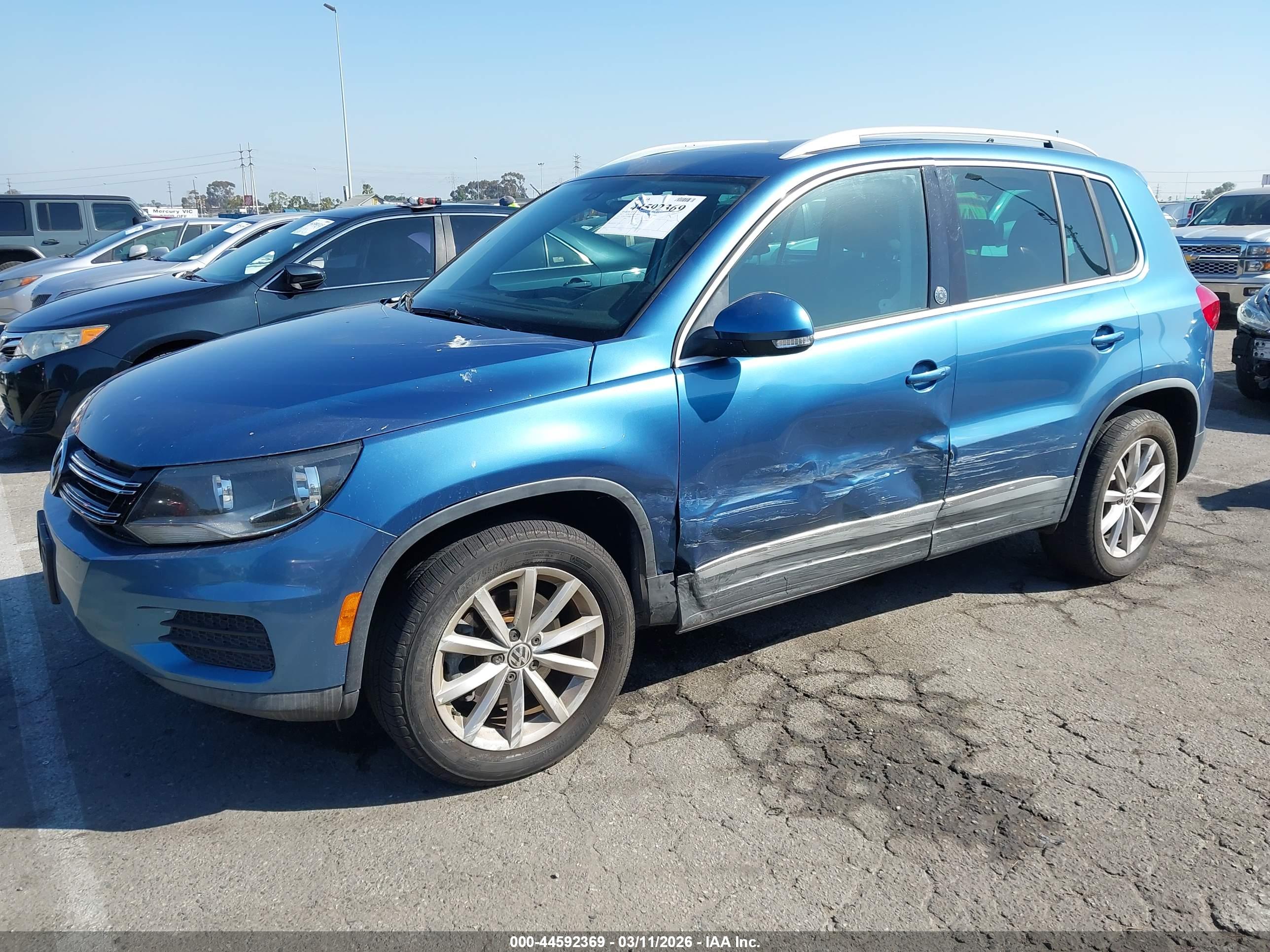 VOLKSWAGEN TIGUAN image 2