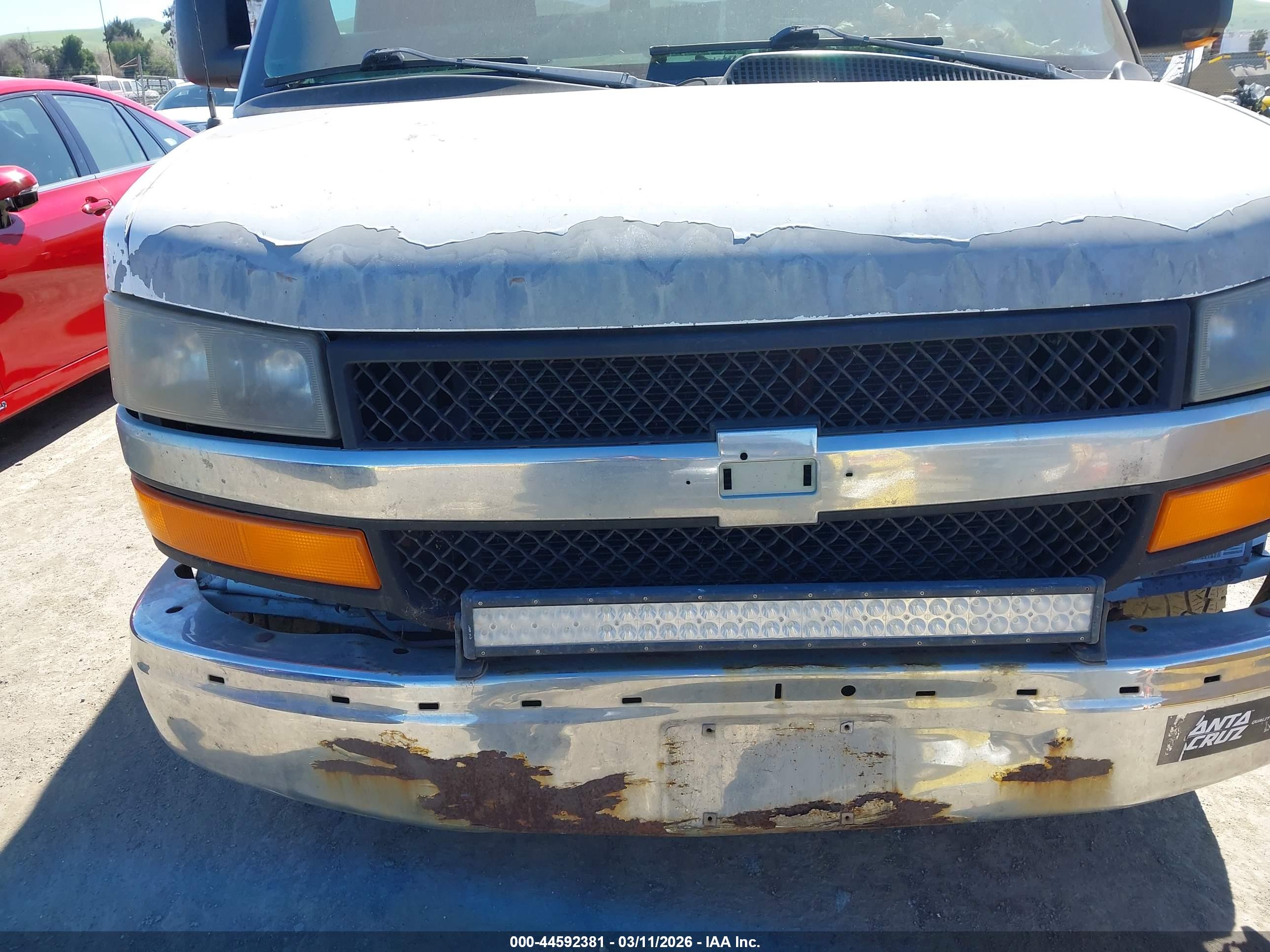 CHEVROLET EXPRESS image 6