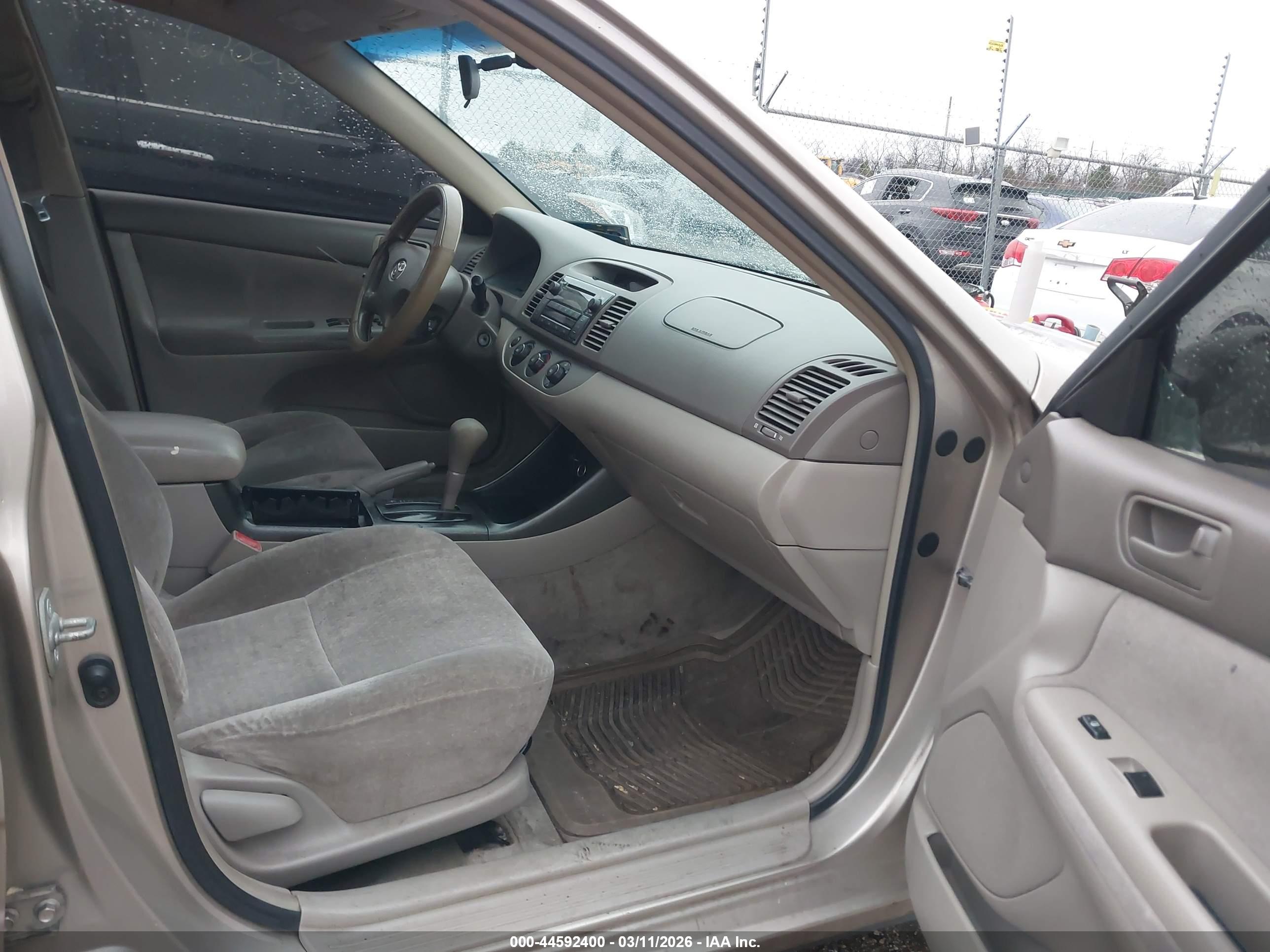TOYOTA CAMRY image 5