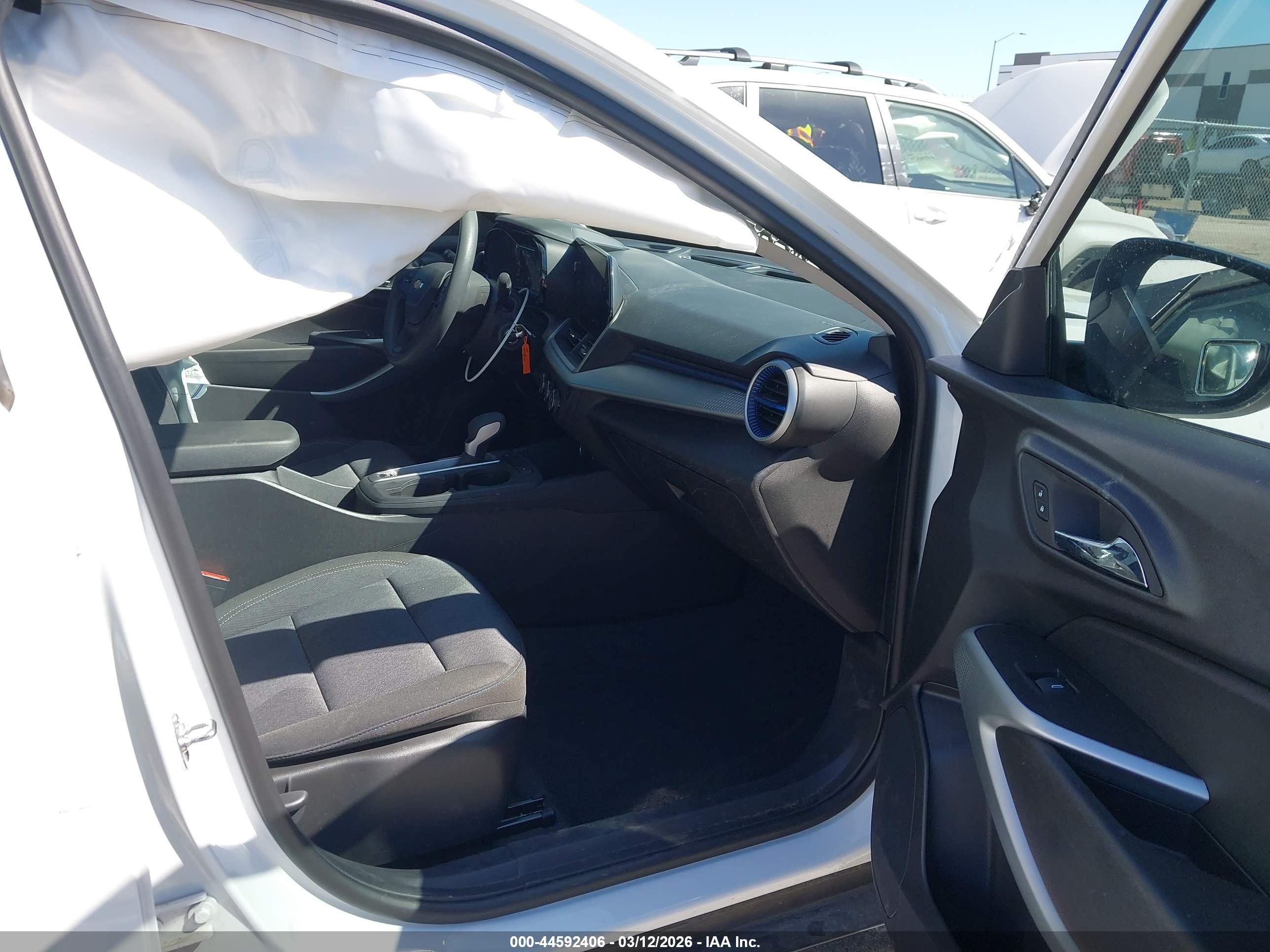 CHEVROLET TRAX image 5