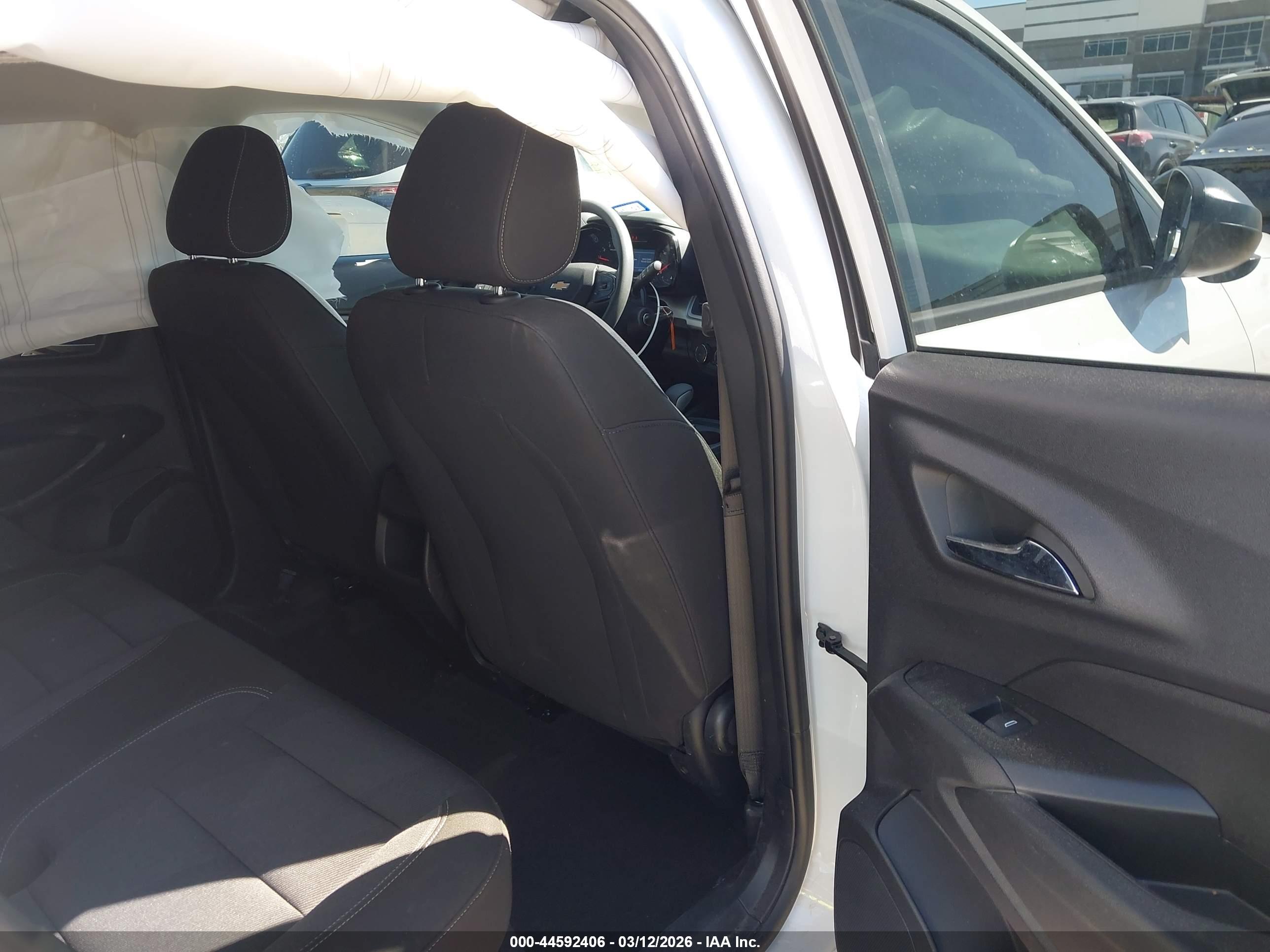 CHEVROLET TRAX image 8
