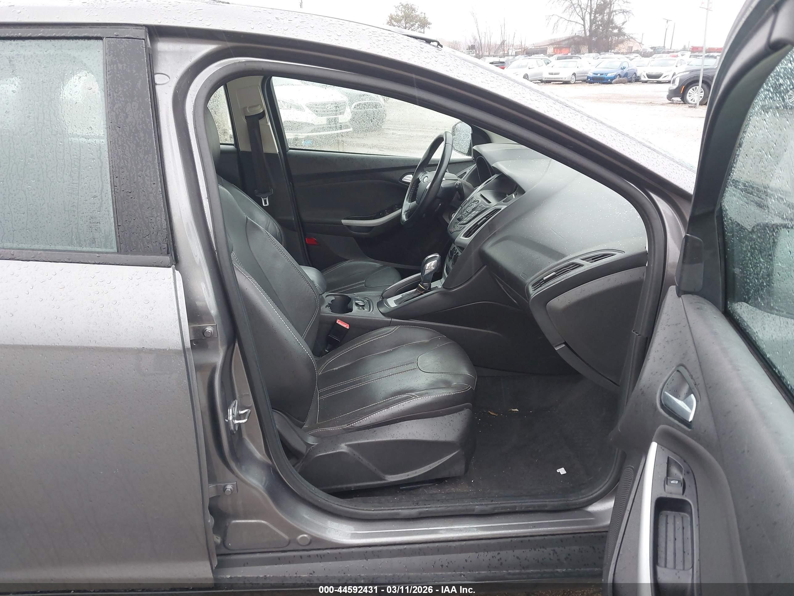 FORD FOCUS image 5