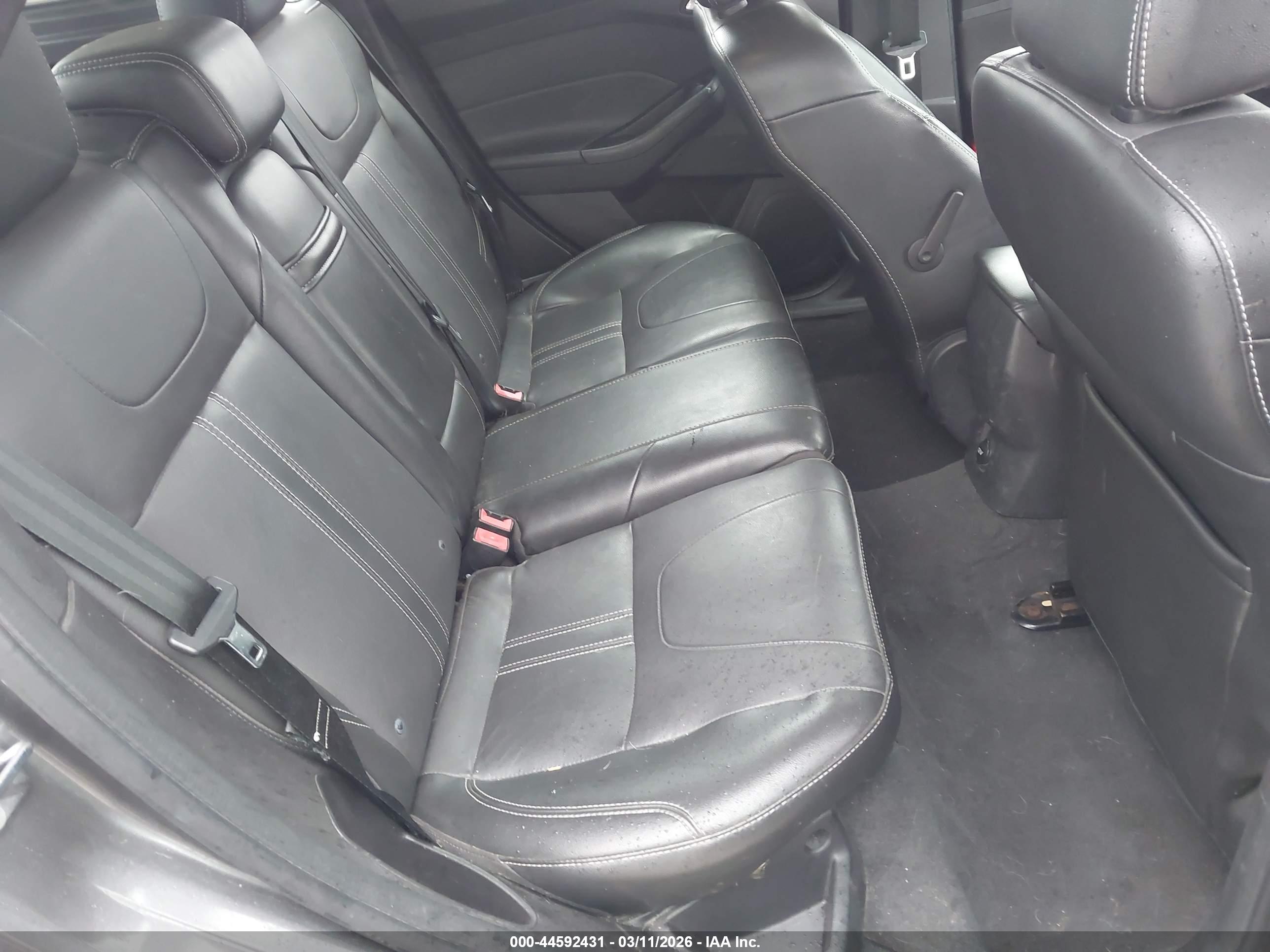 FORD FOCUS image 8