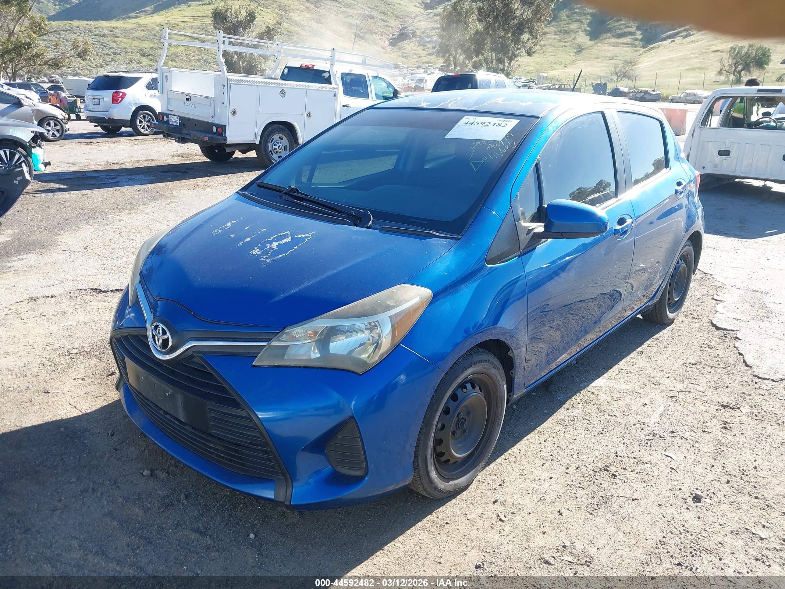 TOYOTA YARIS image 2