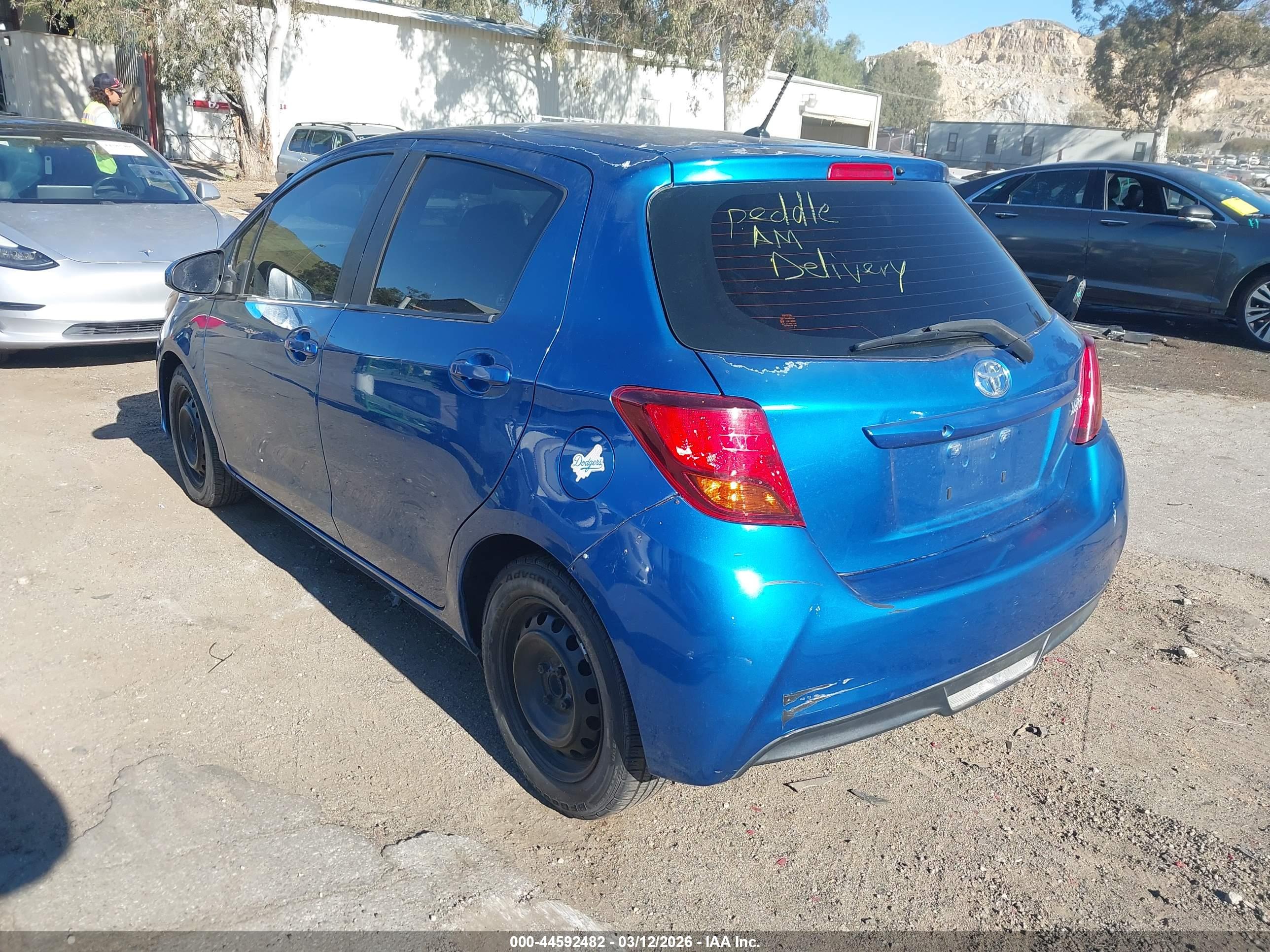 TOYOTA YARIS image 3