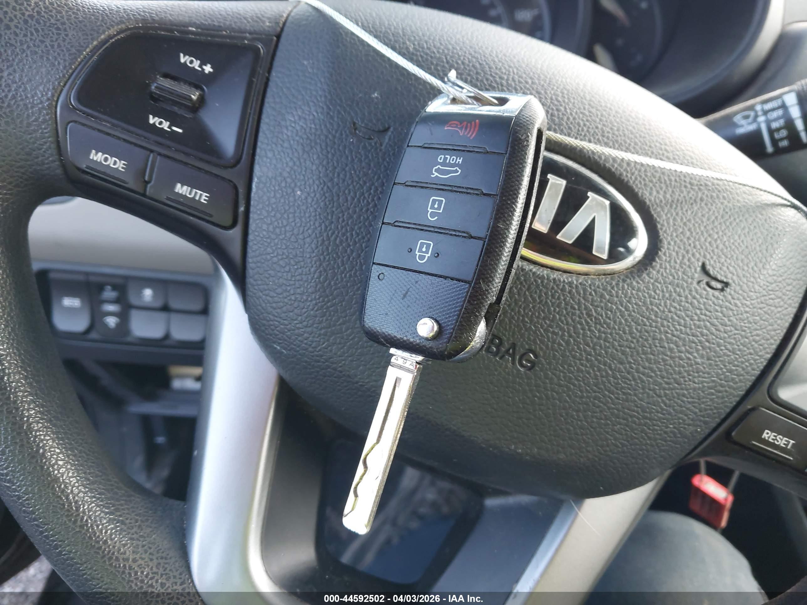 KIA RIO image 11
