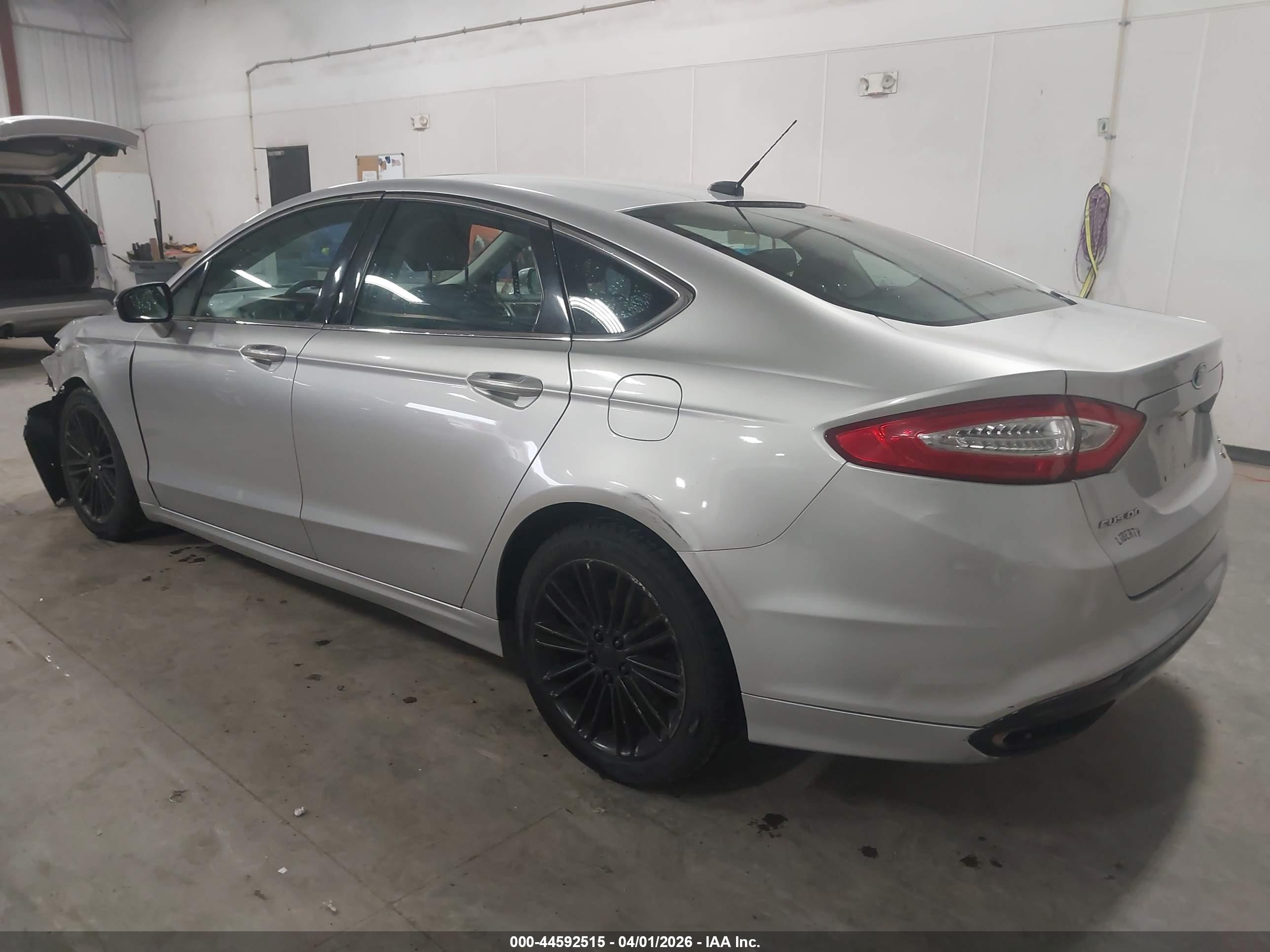 FORD FUSION image 3