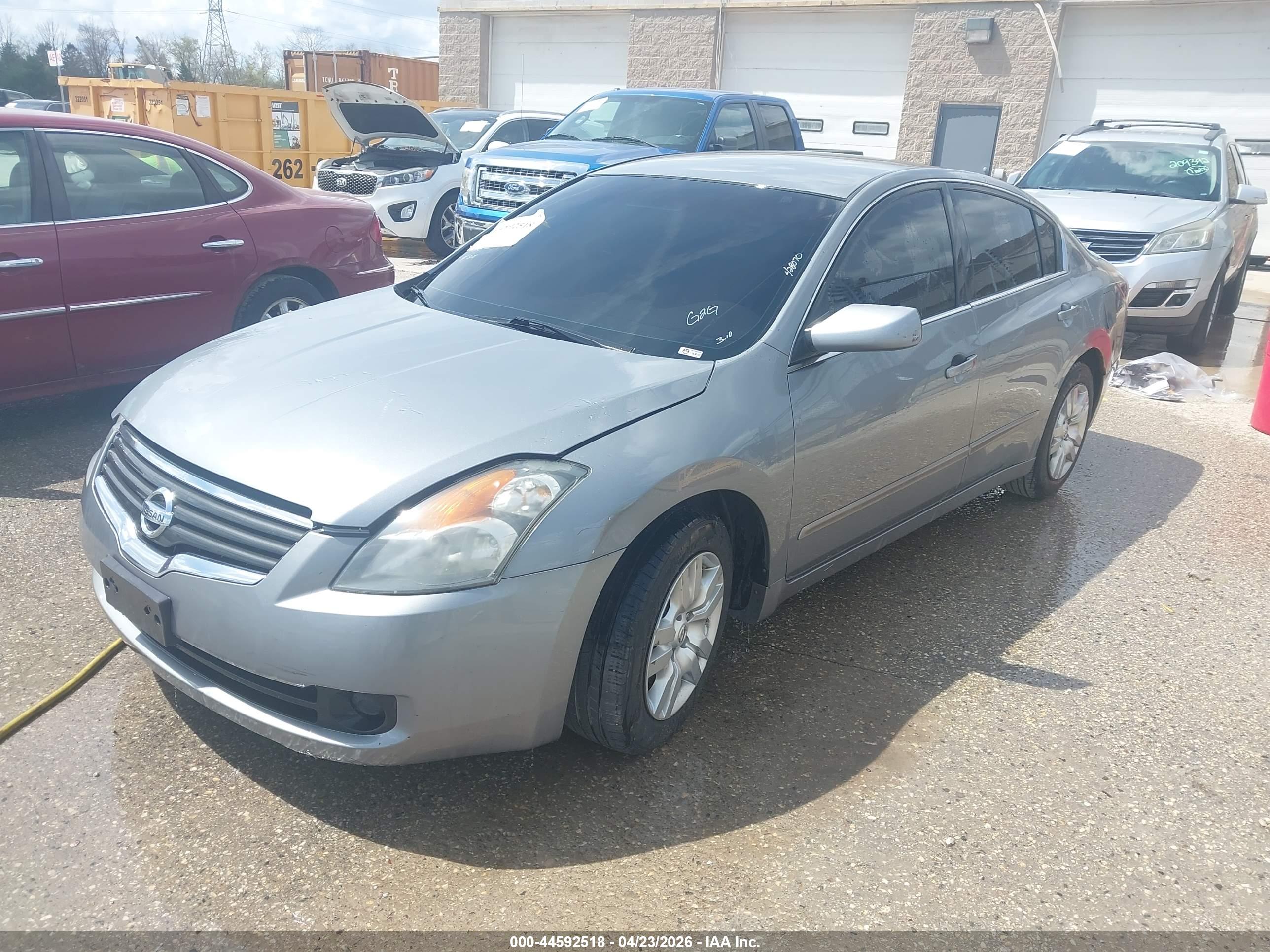 NISSAN ALTIMA image 2