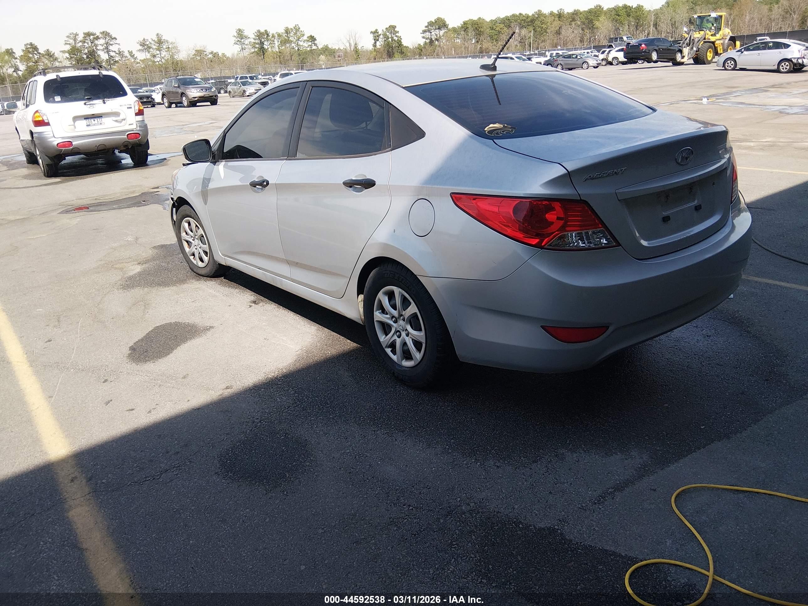 HYUNDAI ACCENT image 3
