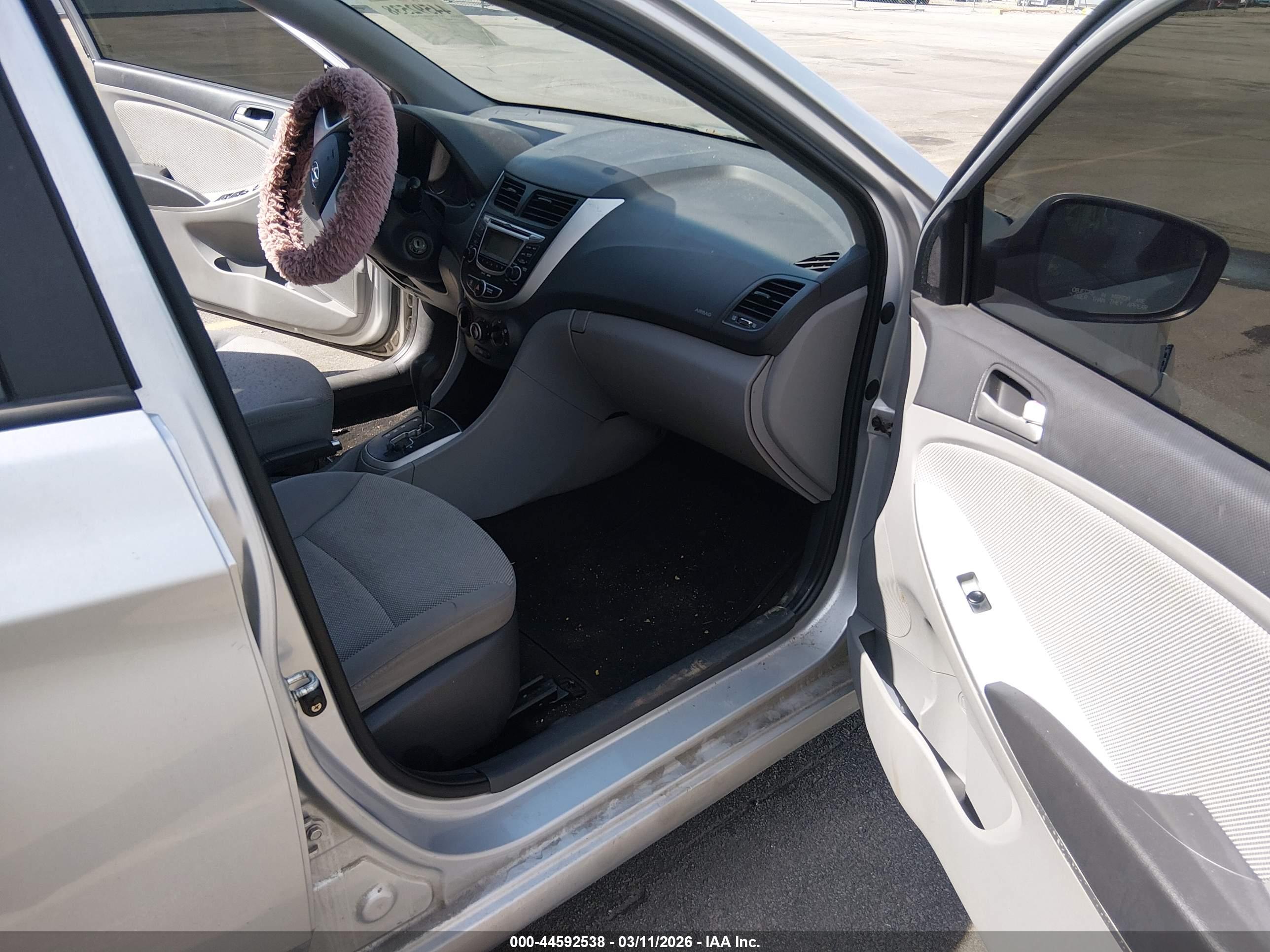 HYUNDAI ACCENT image 5