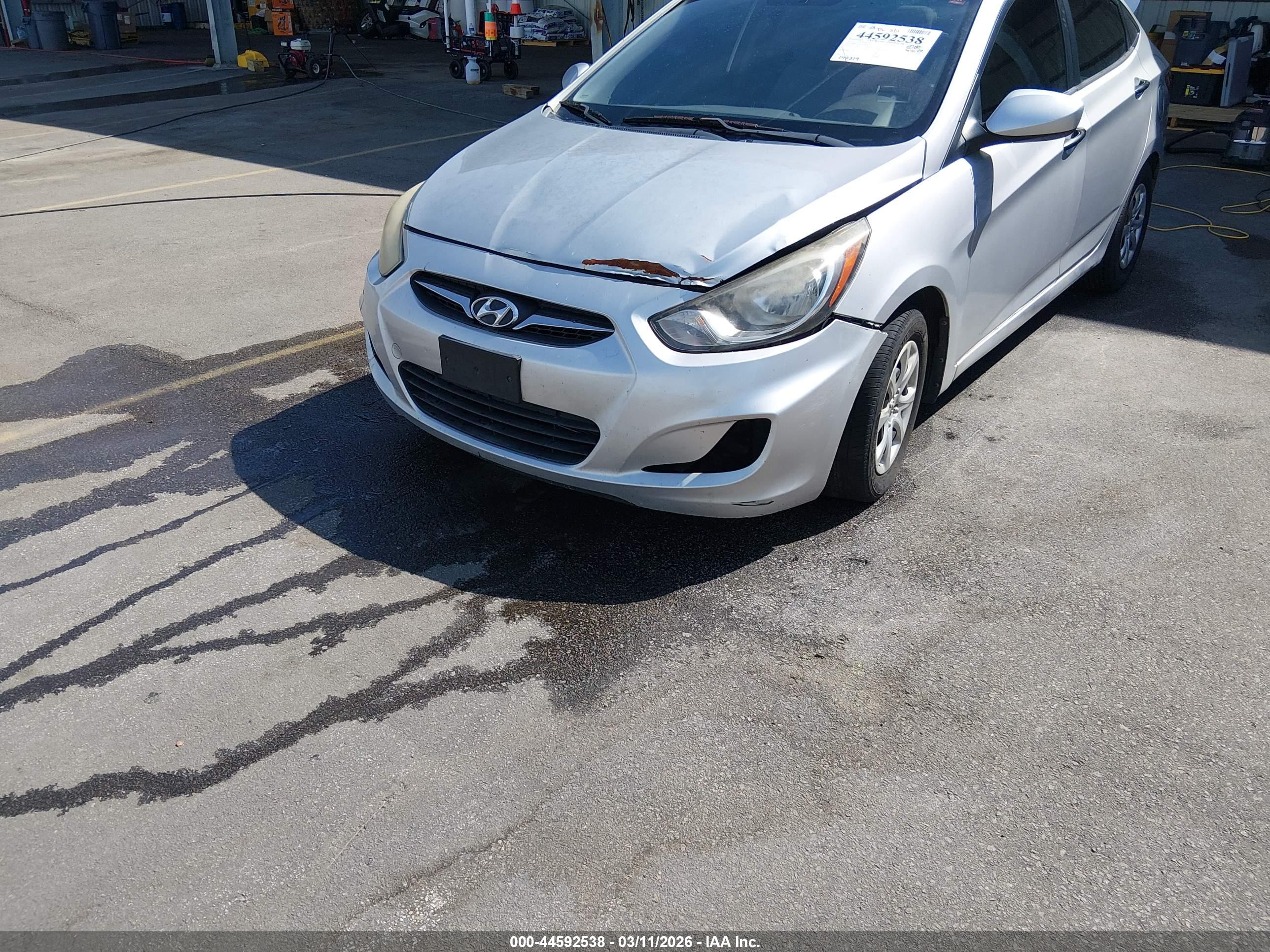HYUNDAI ACCENT image 6
