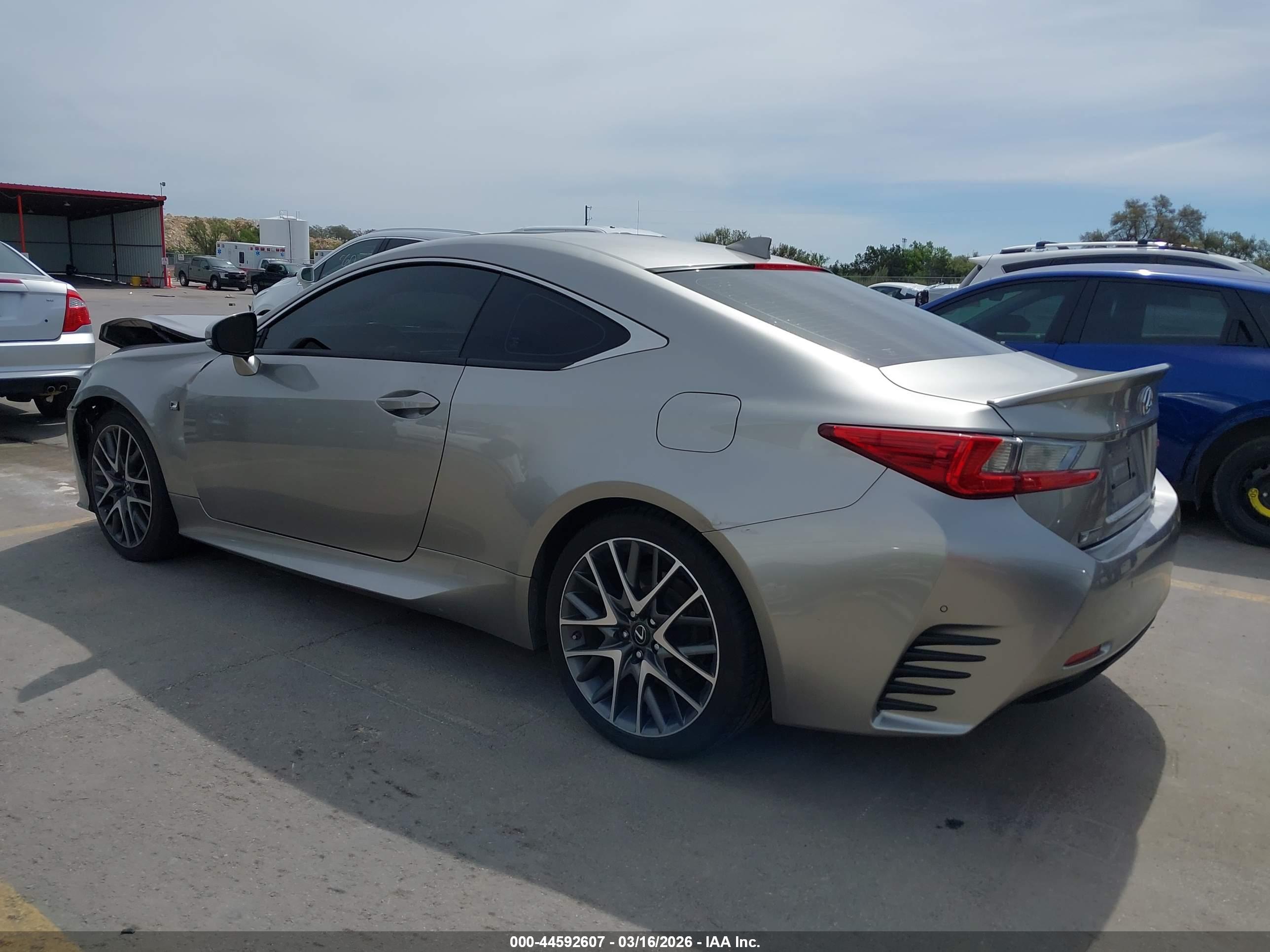 LEXUS RC image 3