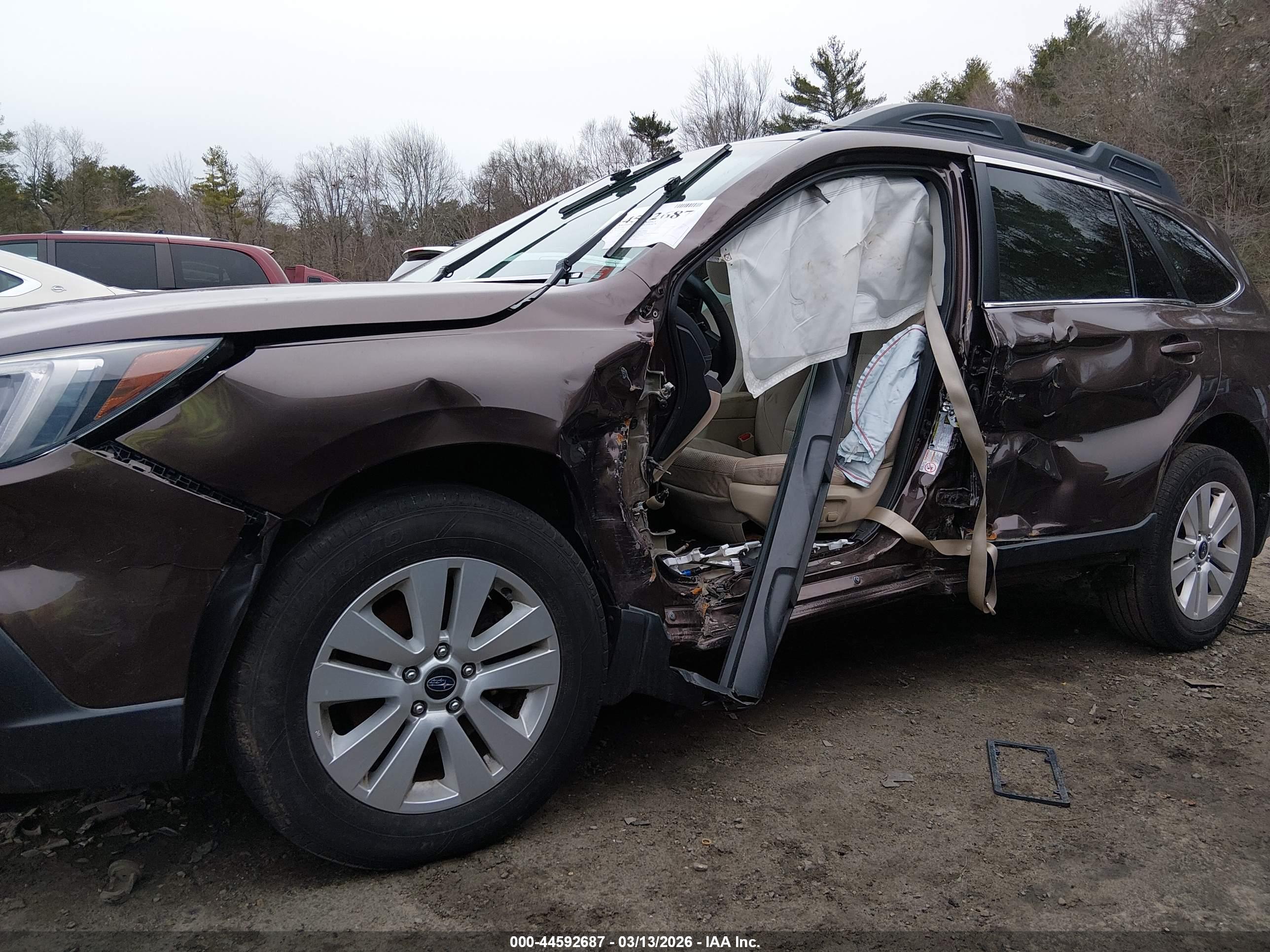 SUBARU OUTBACK image 6