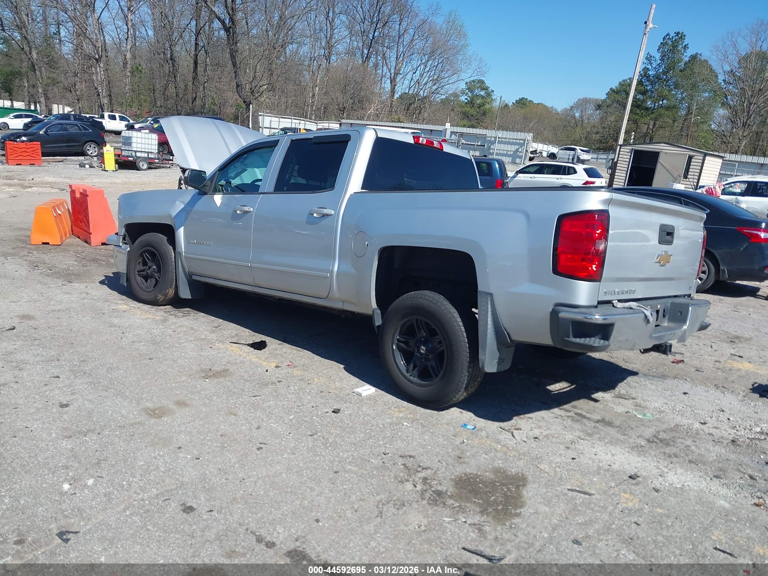 CHEVROLET SILVERADO image 3