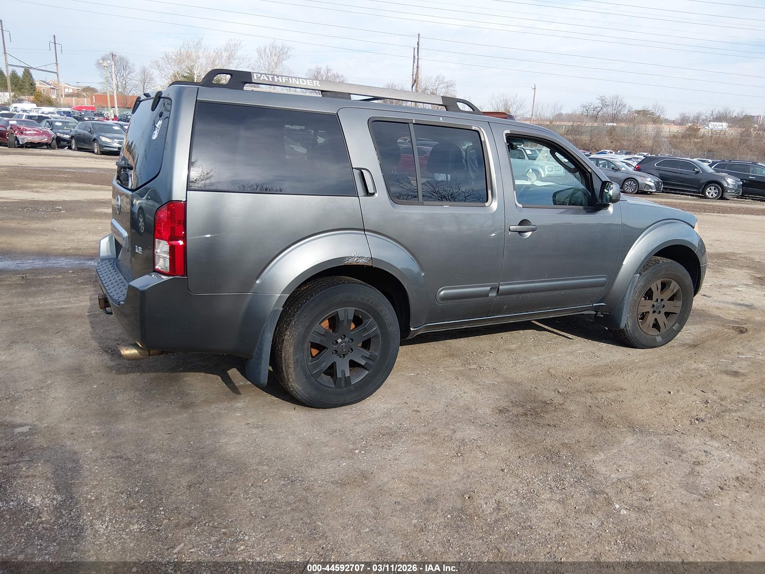 NISSAN PATHFINDER image 4