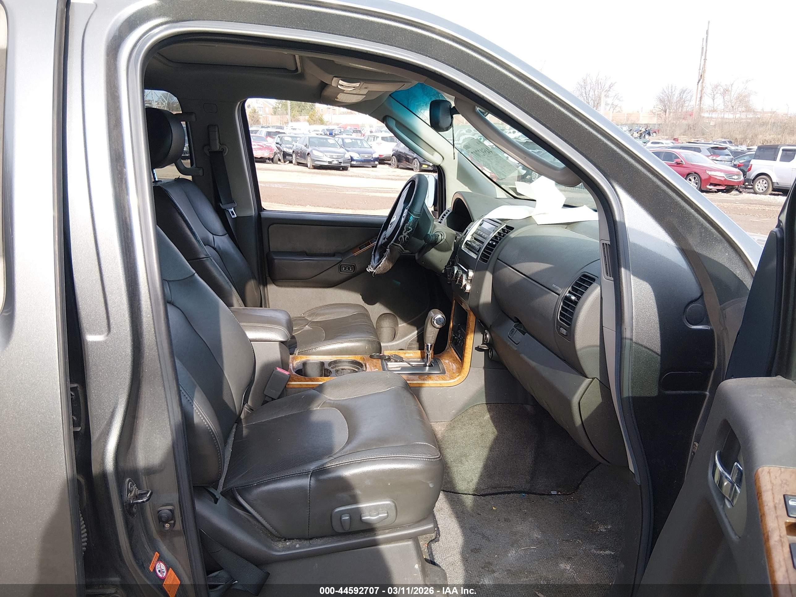 NISSAN PATHFINDER image 5