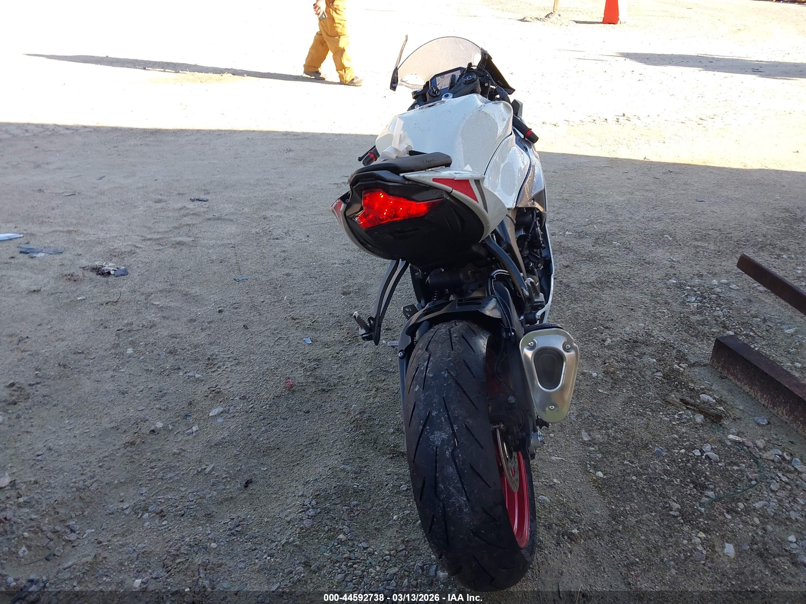 KAWASAKI ZX636 image 6