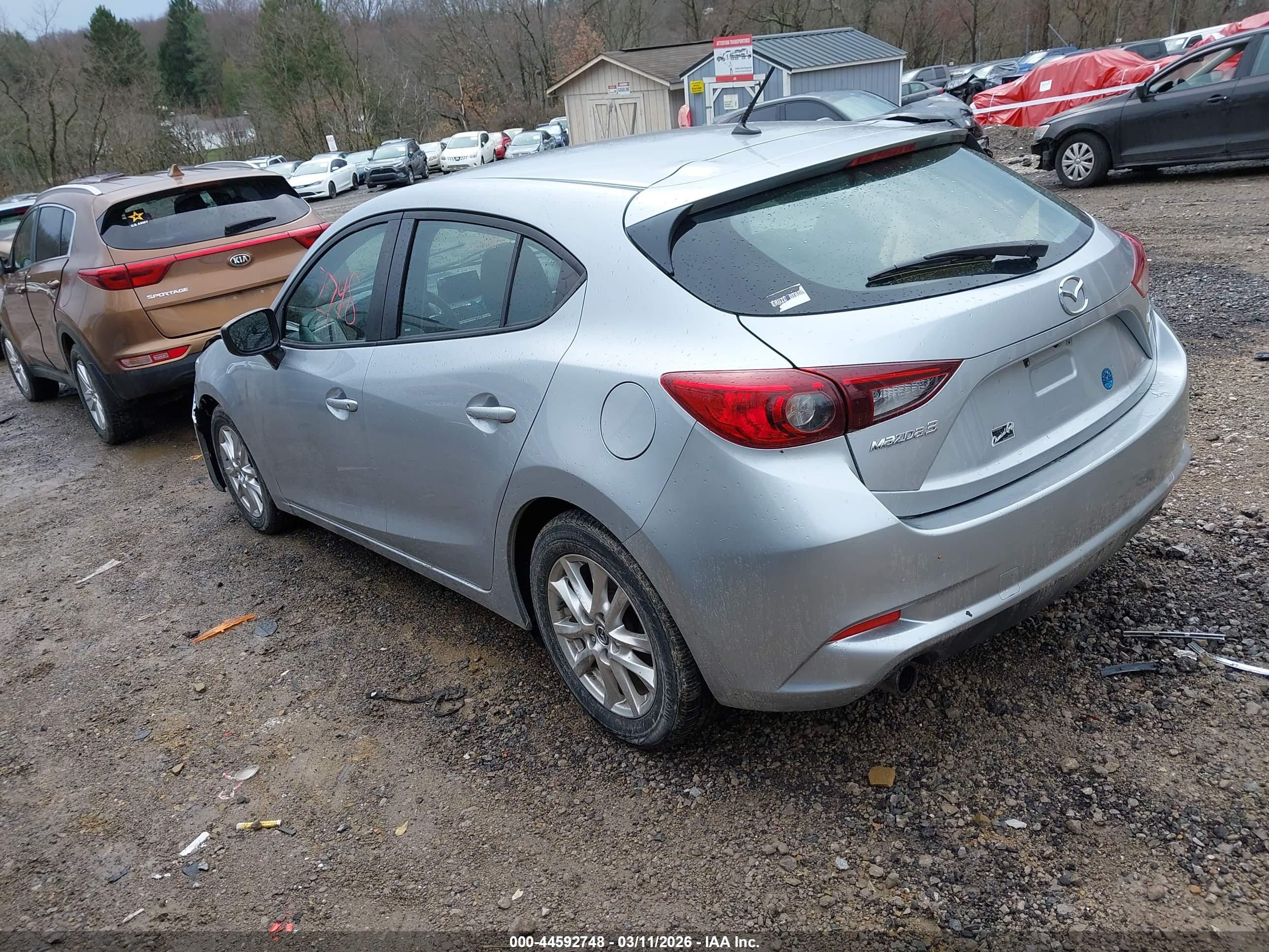 MAZDA MAZDA3 image 3