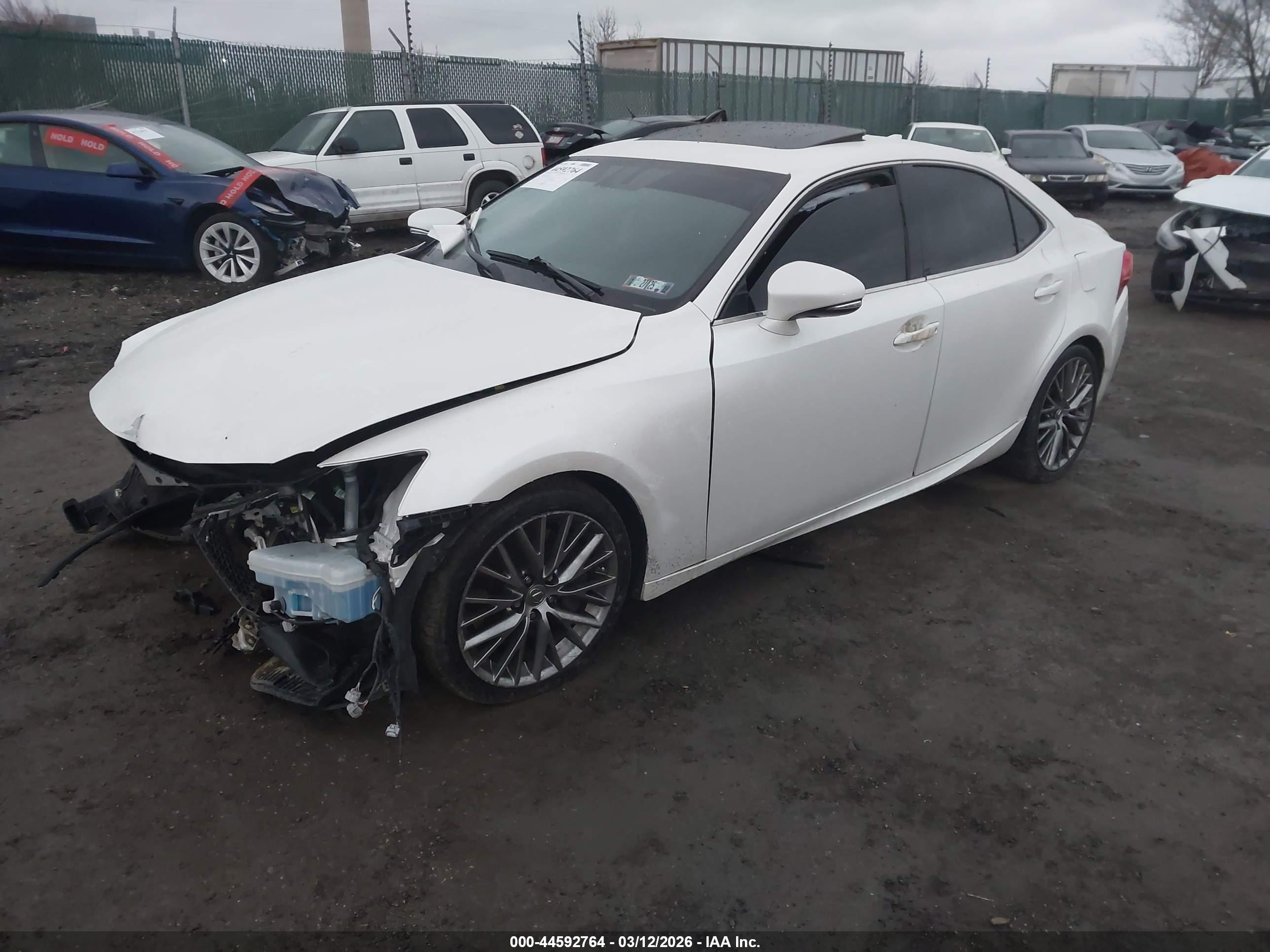 LEXUS IS image 2