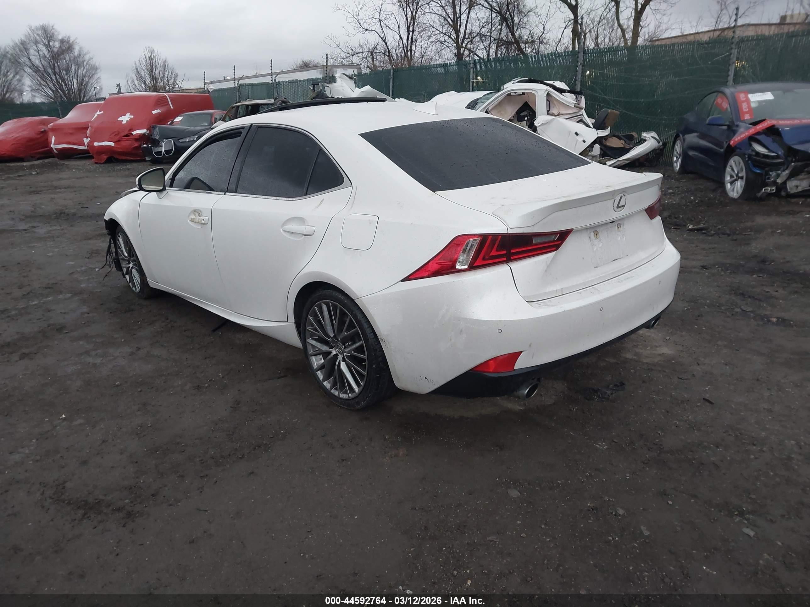 LEXUS IS image 3