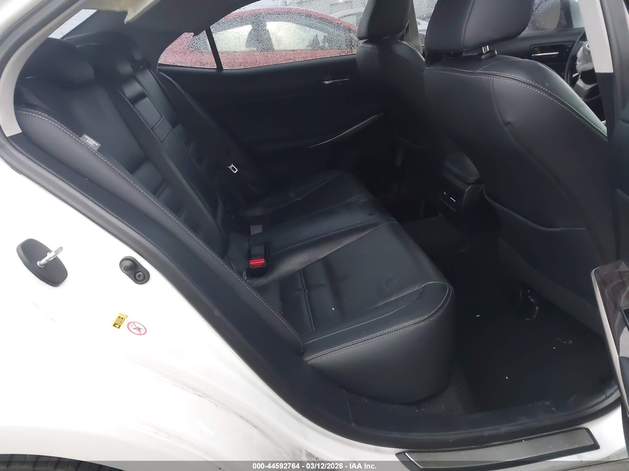 LEXUS IS image 8