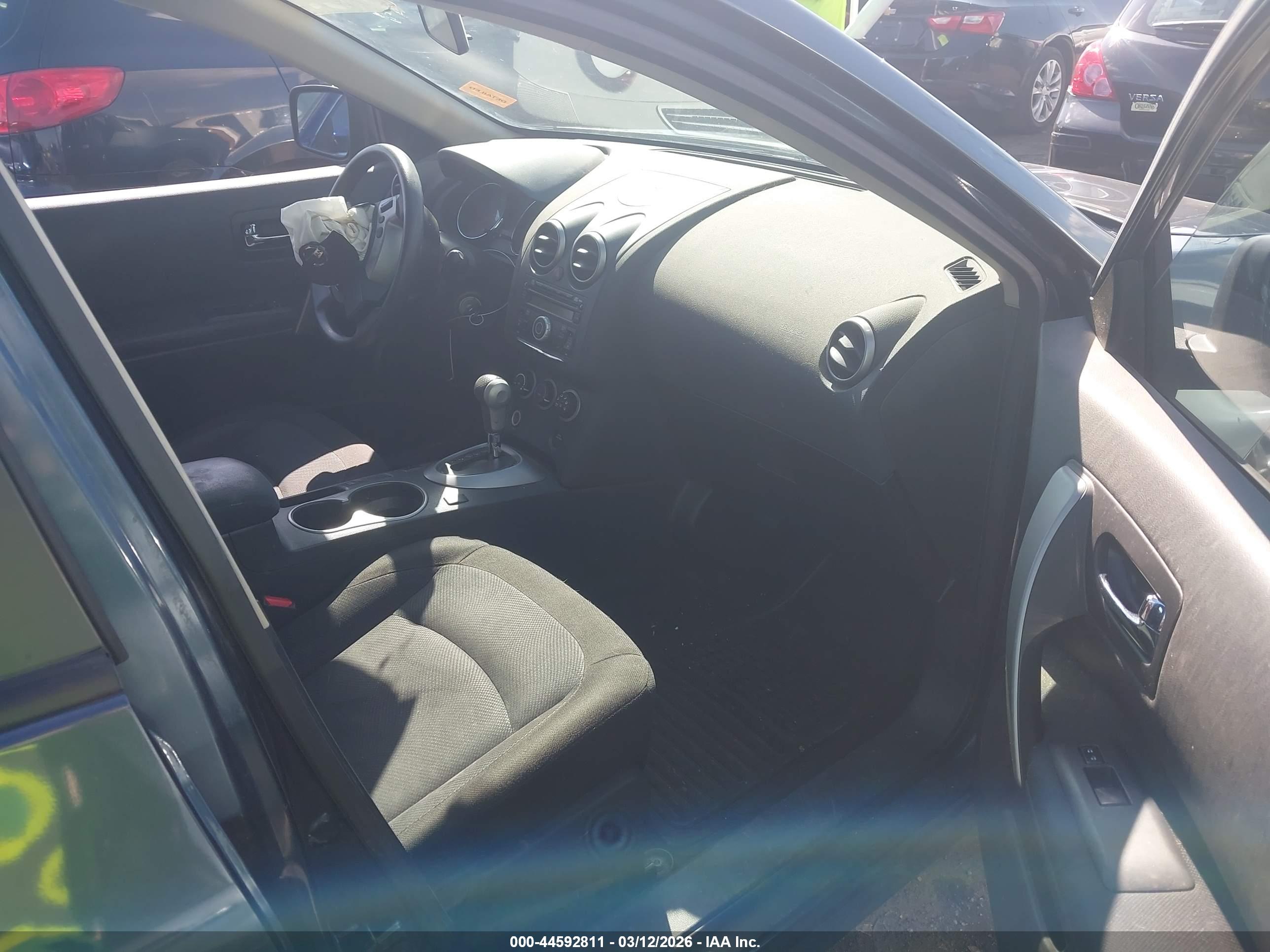 NISSAN ROGUE image 5