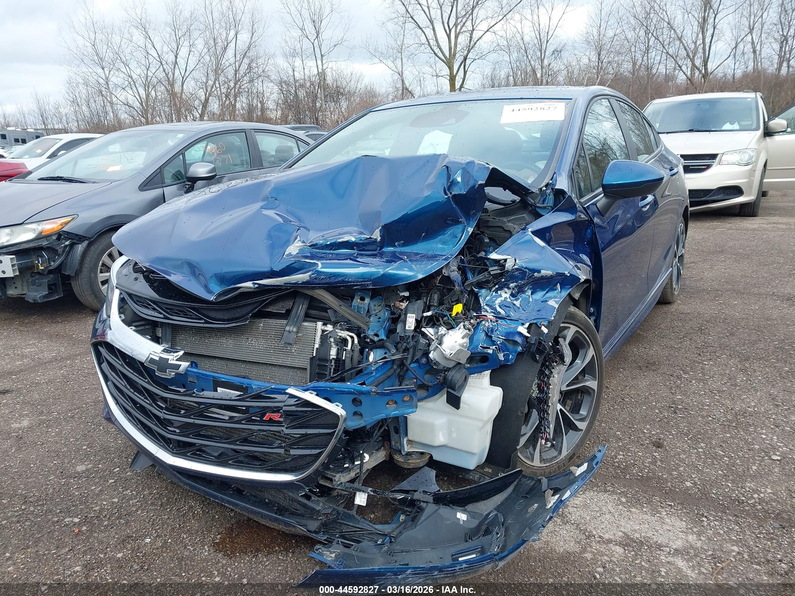 CHEVROLET CRUZE image 2