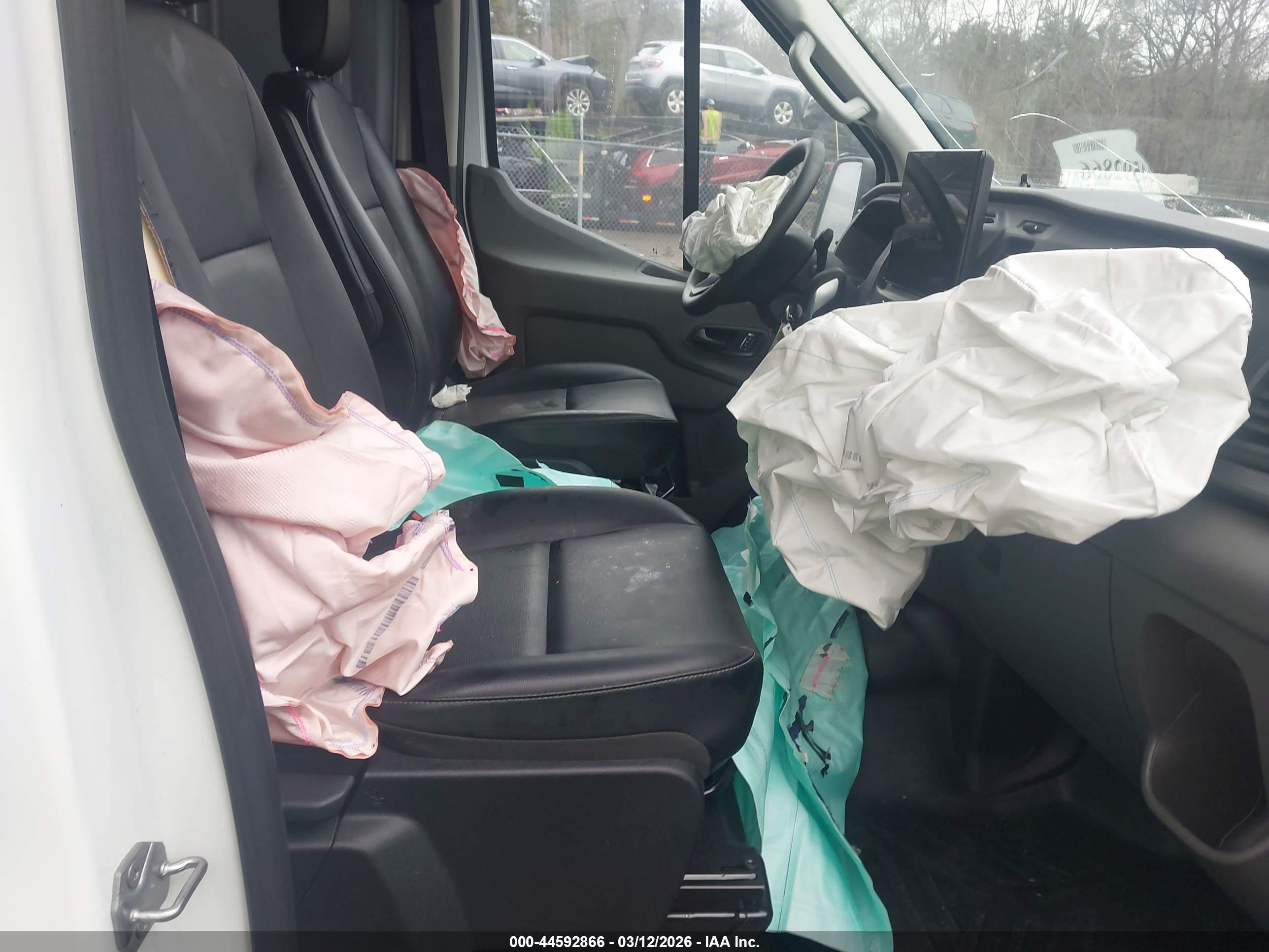 FORD TRANSIT-250 image 5