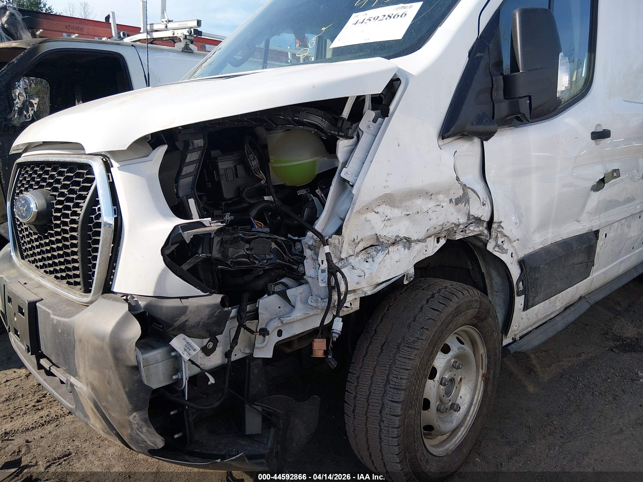 FORD TRANSIT-250 image 6