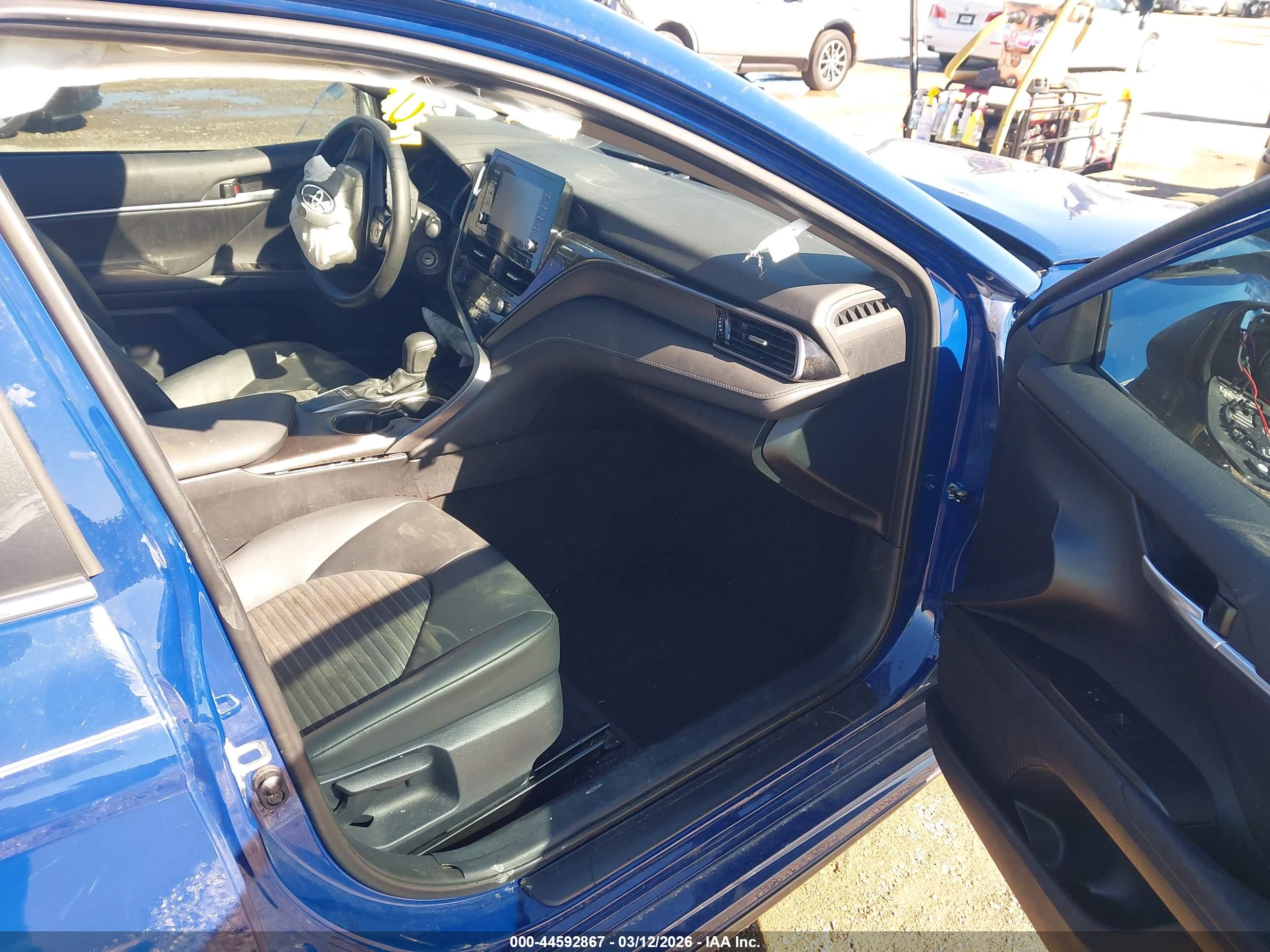 TOYOTA CAMRY image 5