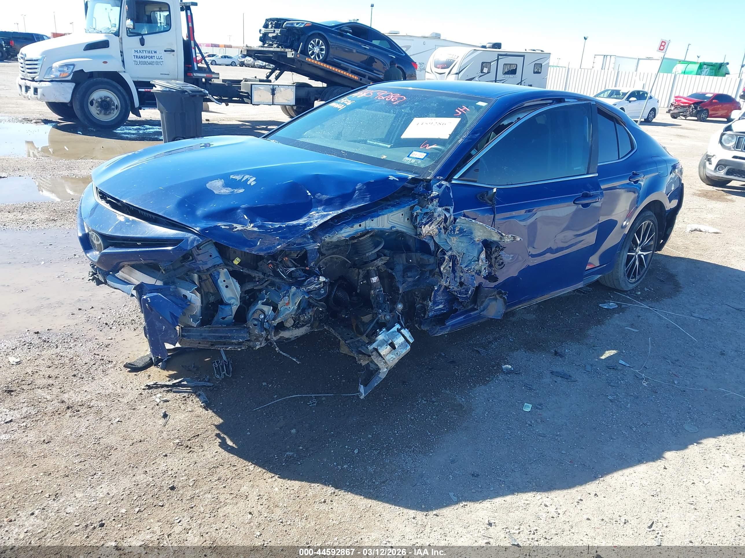 TOYOTA CAMRY image 6