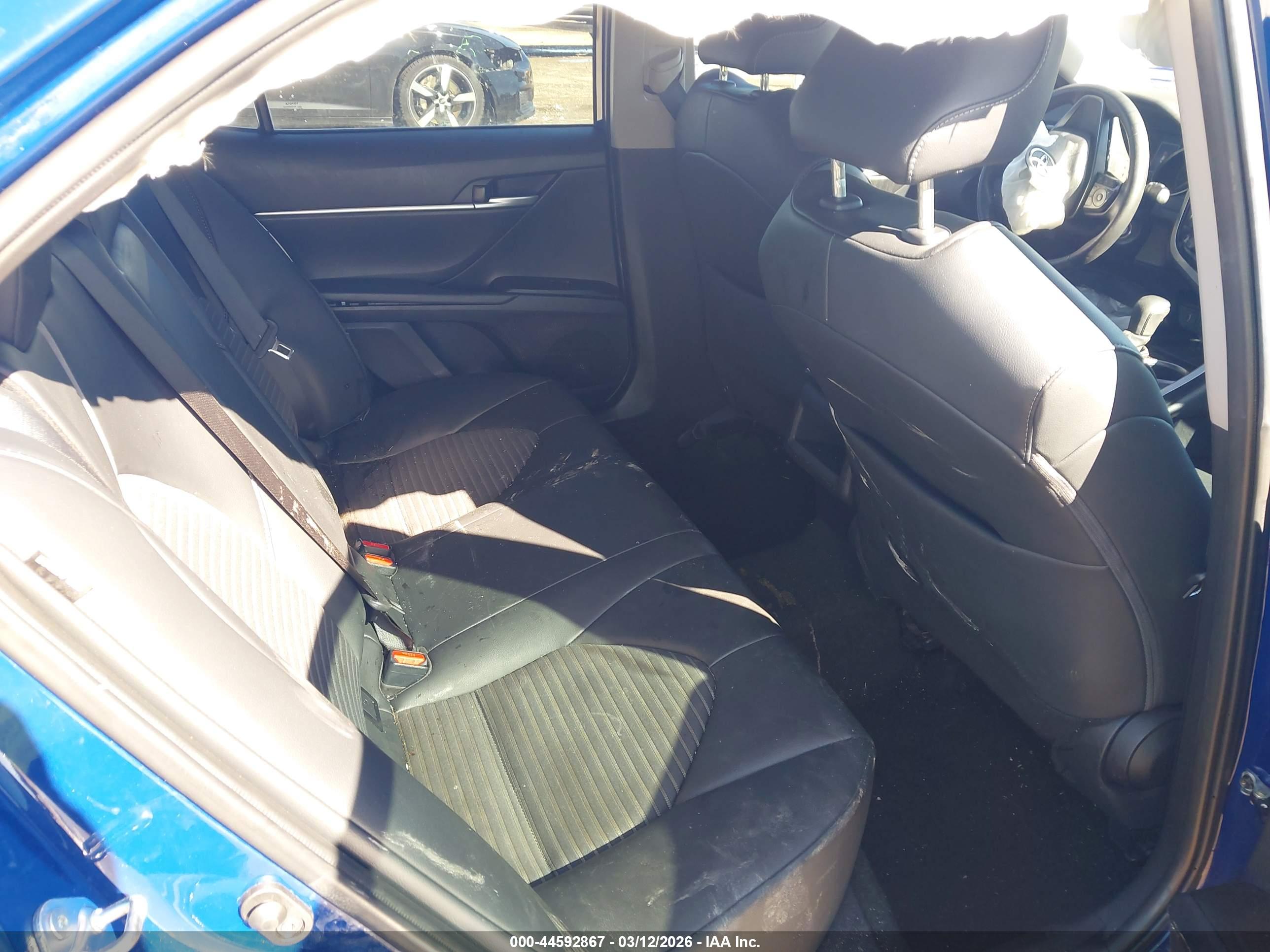 TOYOTA CAMRY image 8