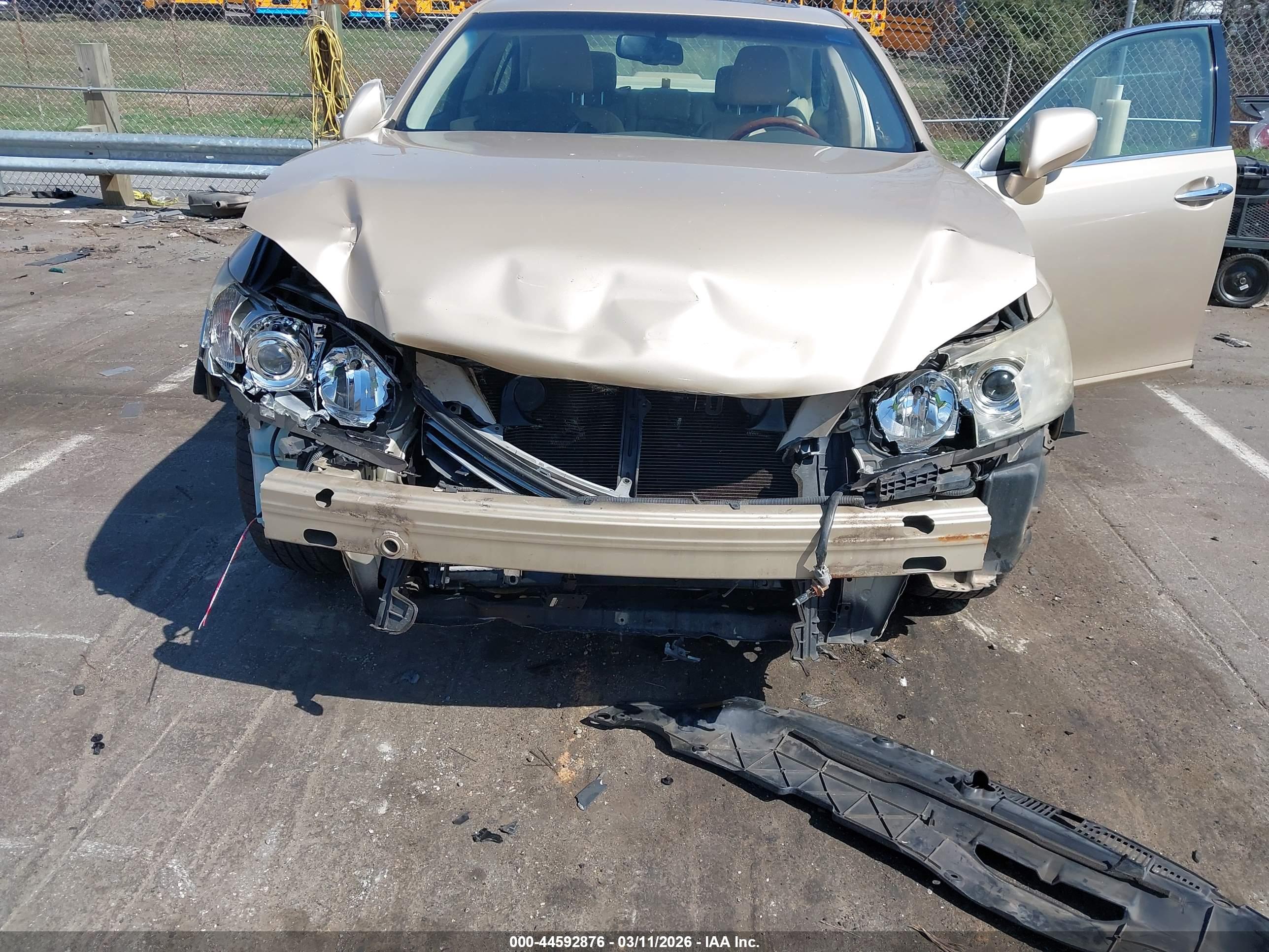 LEXUS ES image 6