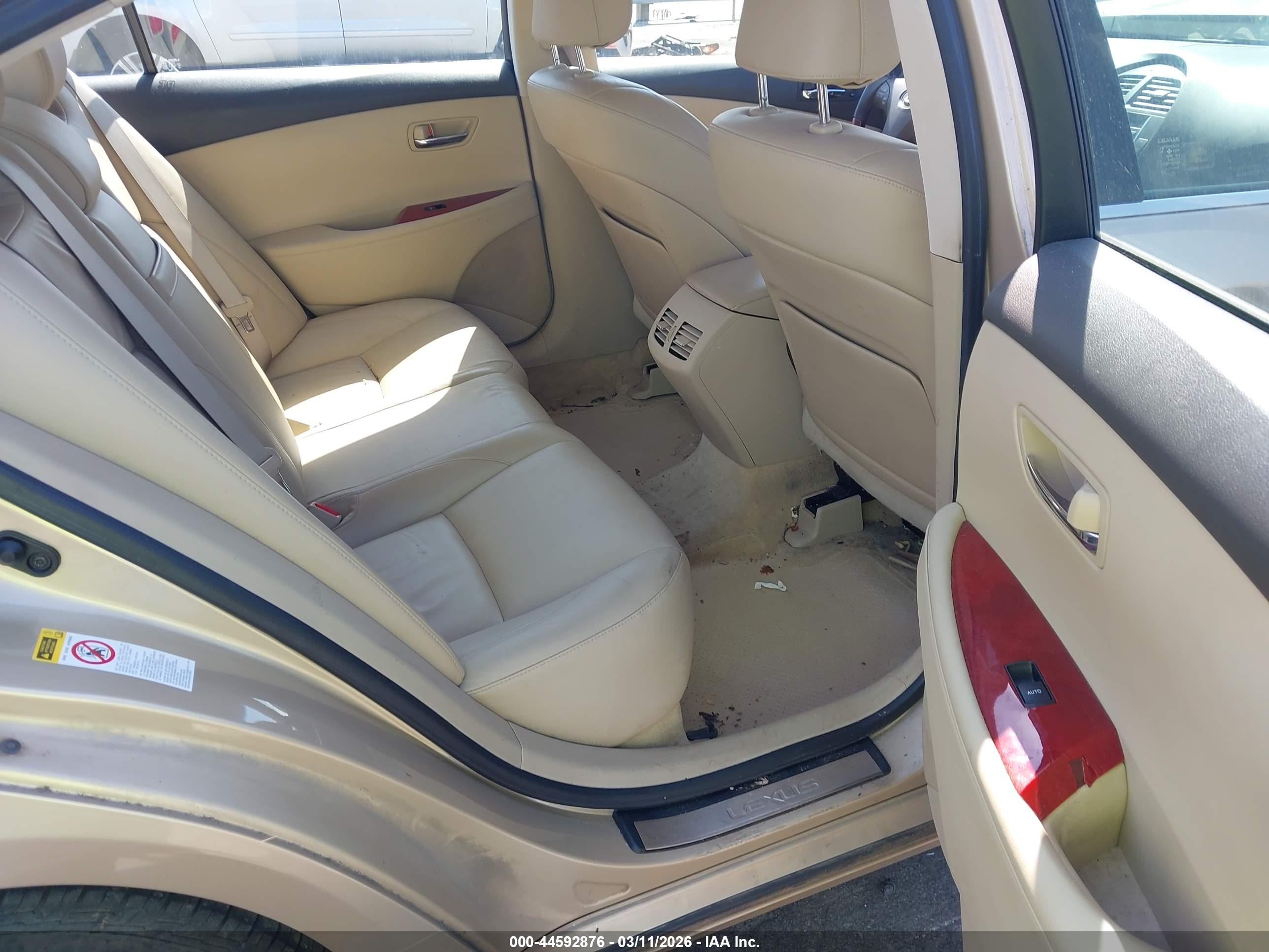 LEXUS ES image 8