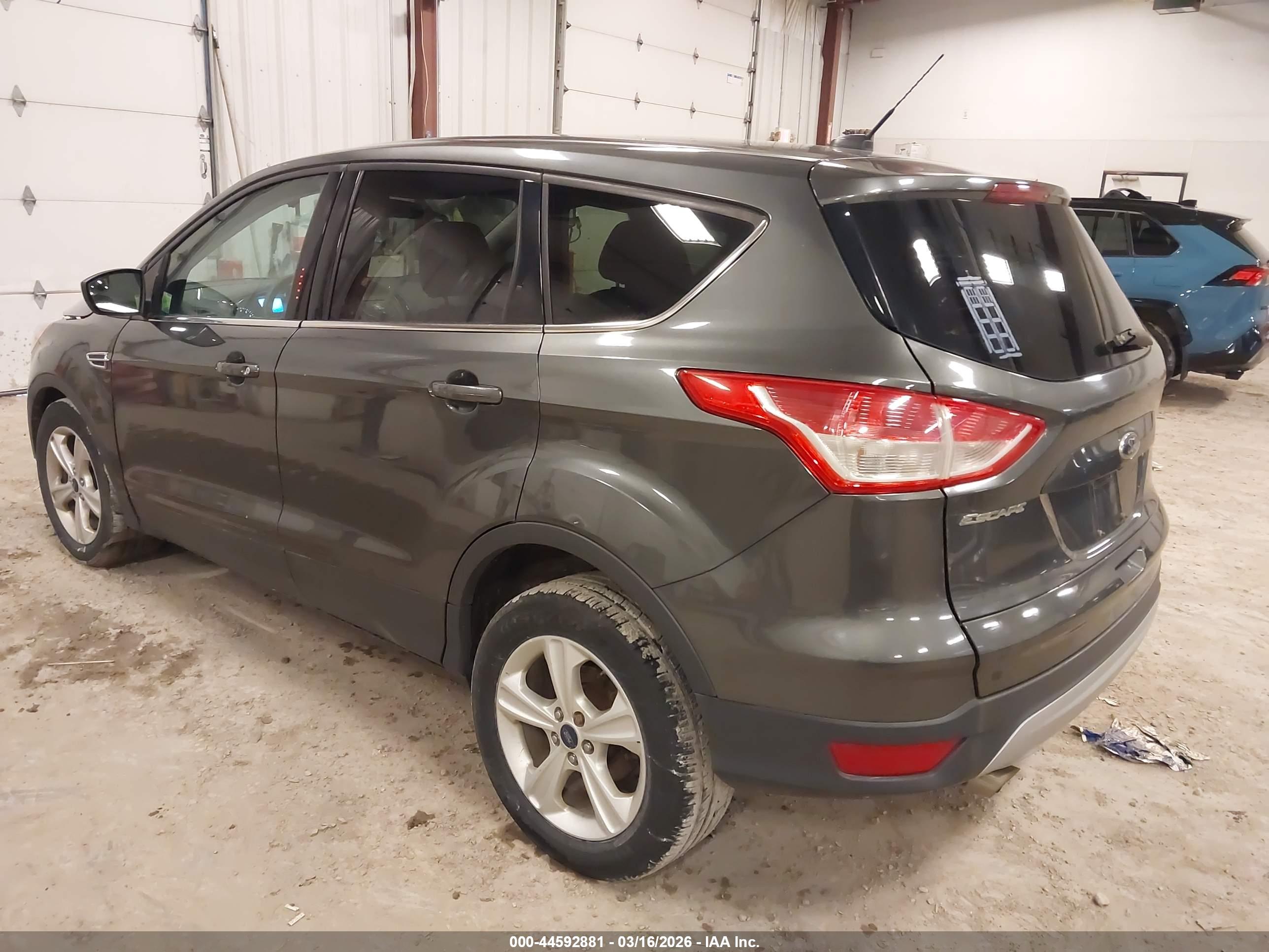 FORD ESCAPE image 3