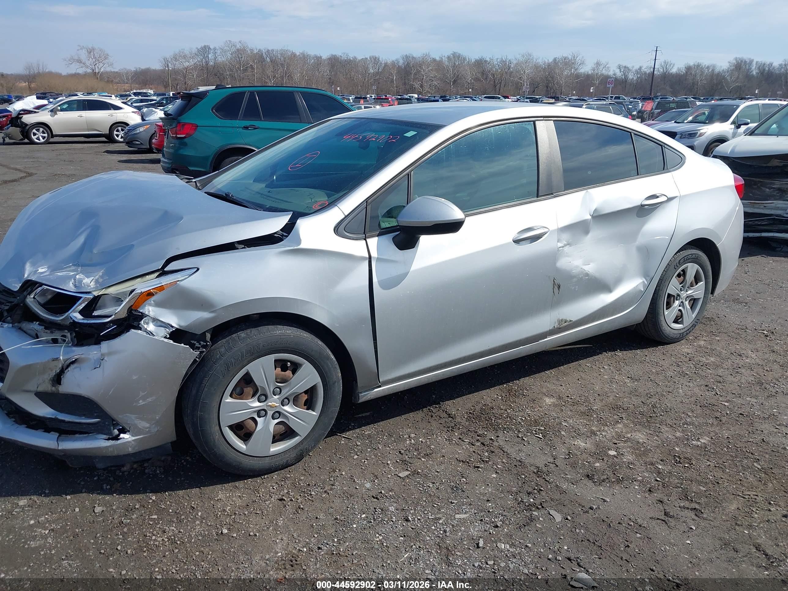CHEVROLET CRUZE image 2