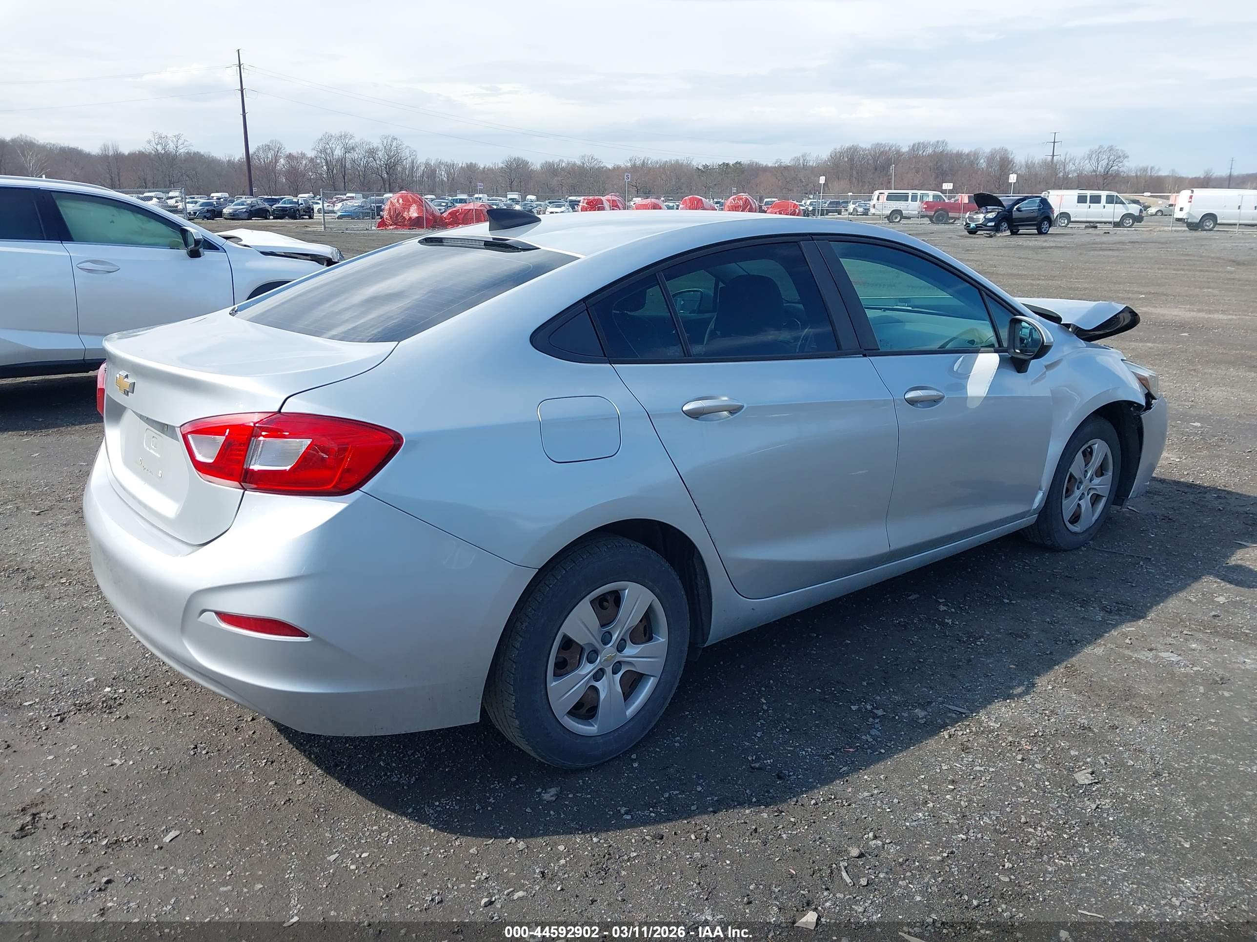 CHEVROLET CRUZE image 4