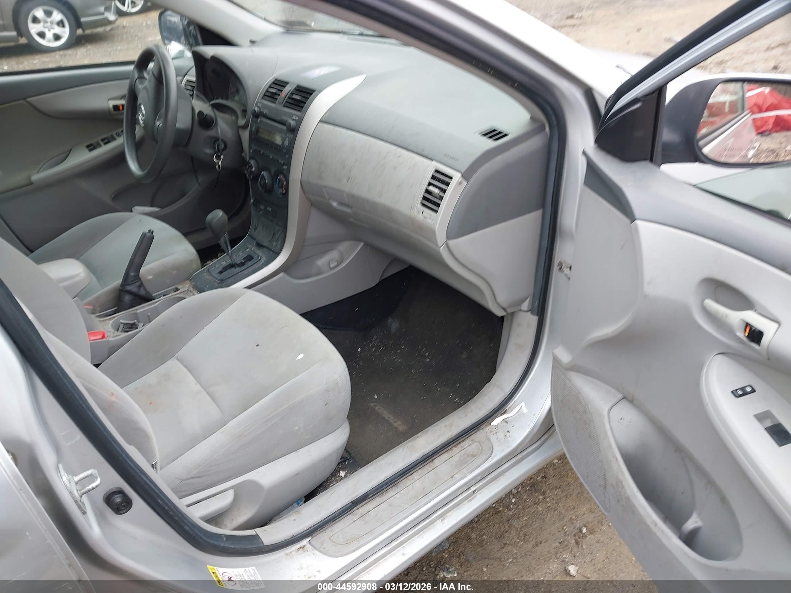 TOYOTA COROLLA image 5