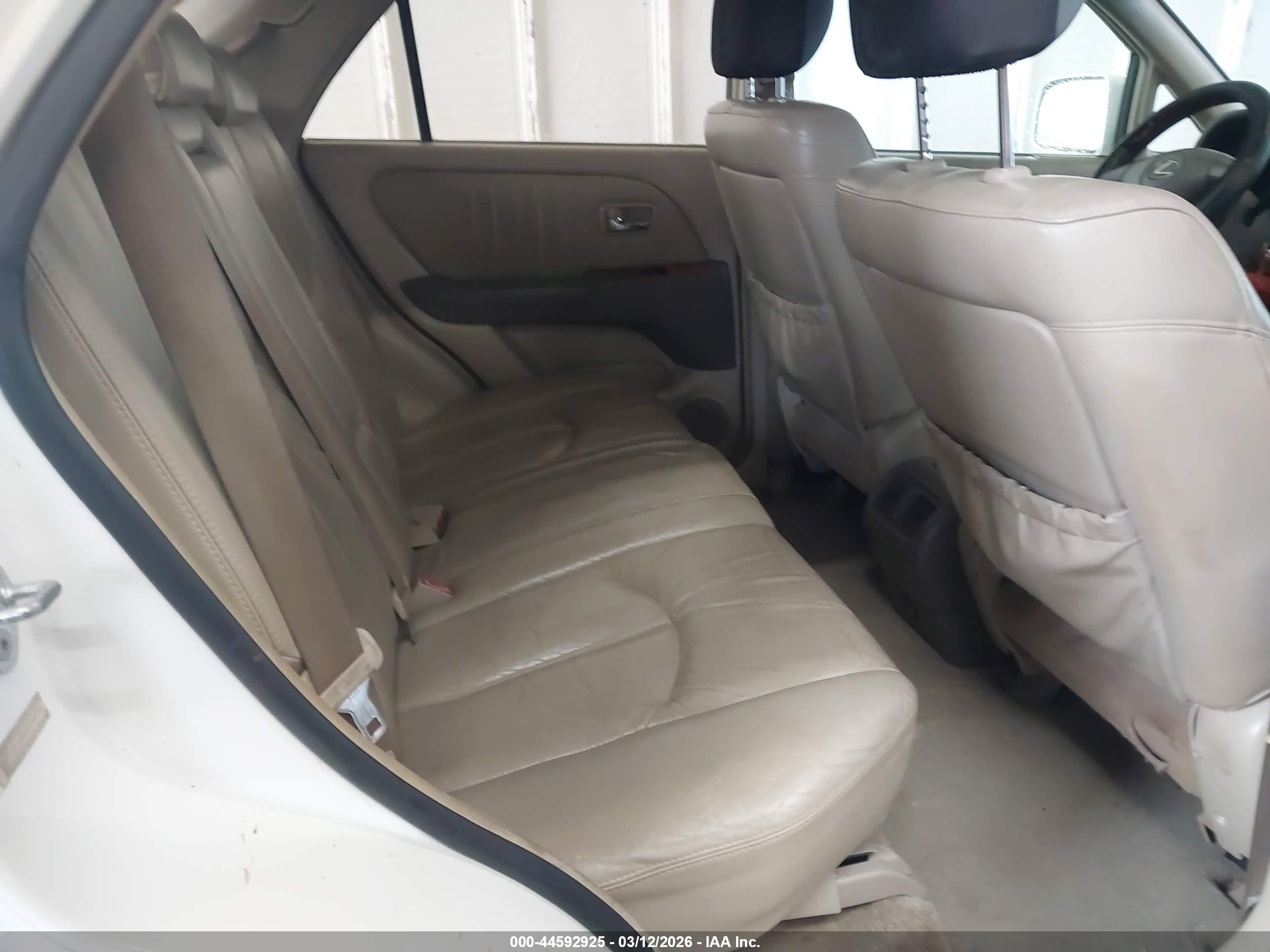 LEXUS RX image 8
