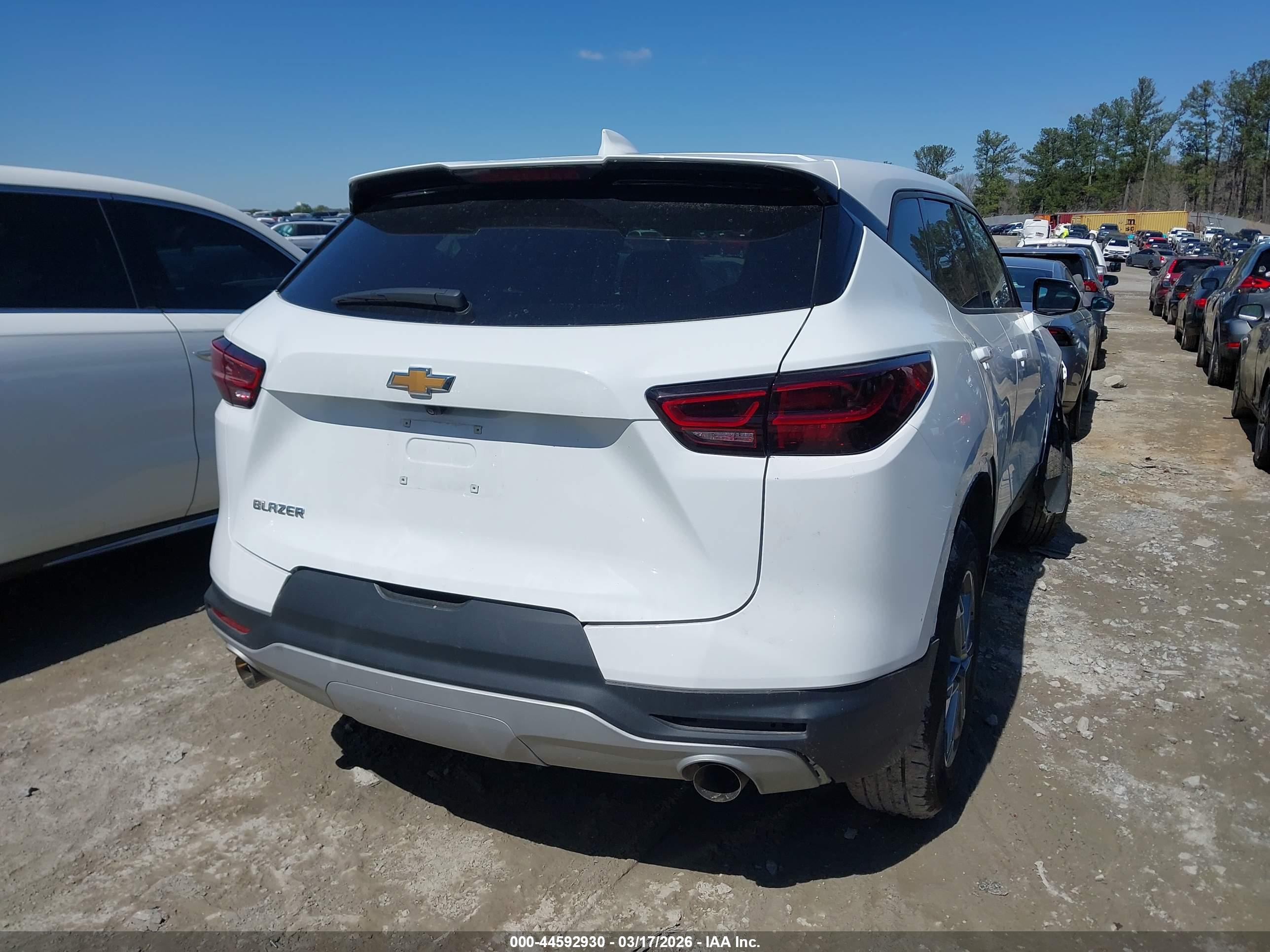 CHEVROLET BLAZER image 4
