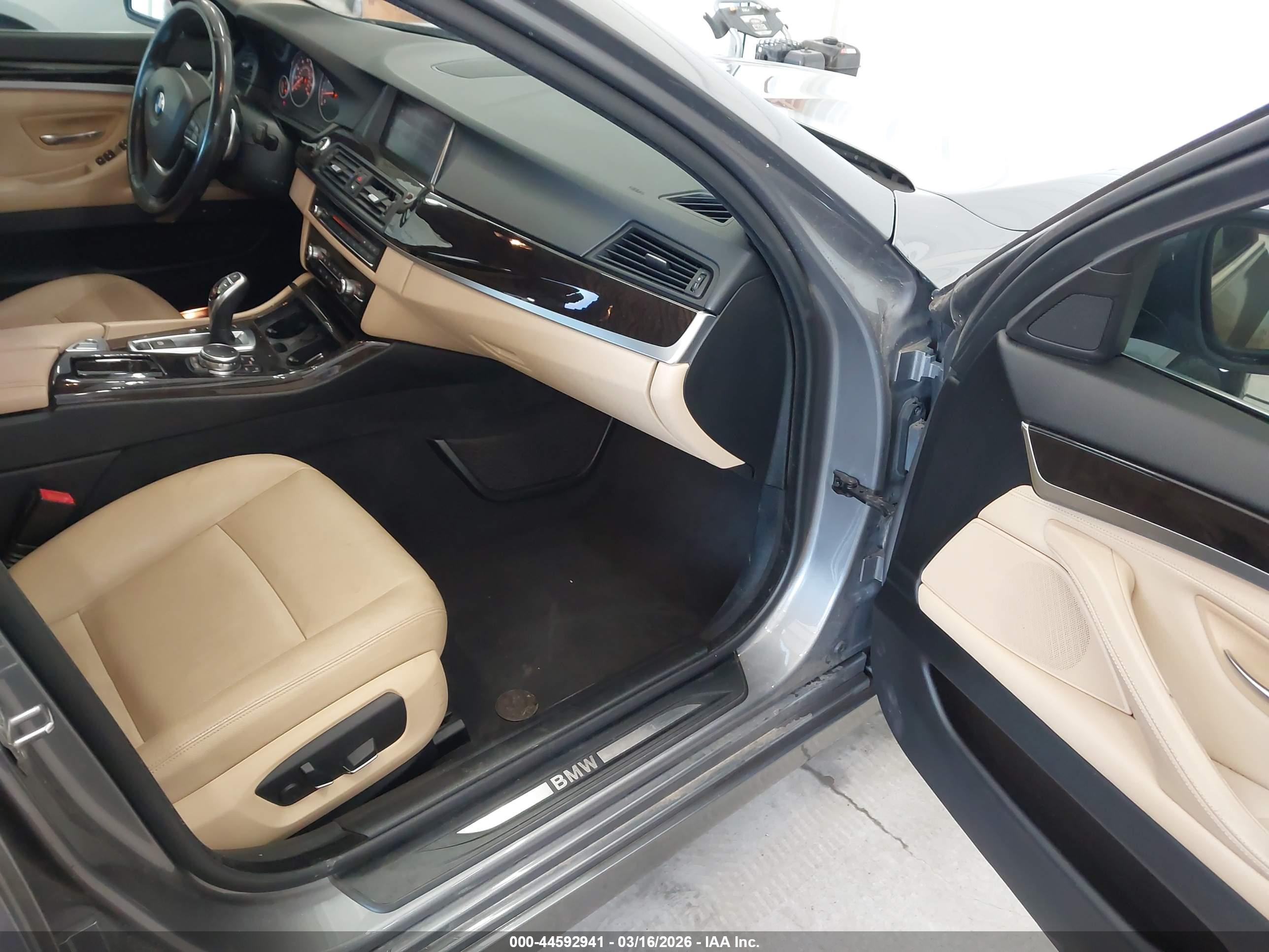 BMW 528I image 5