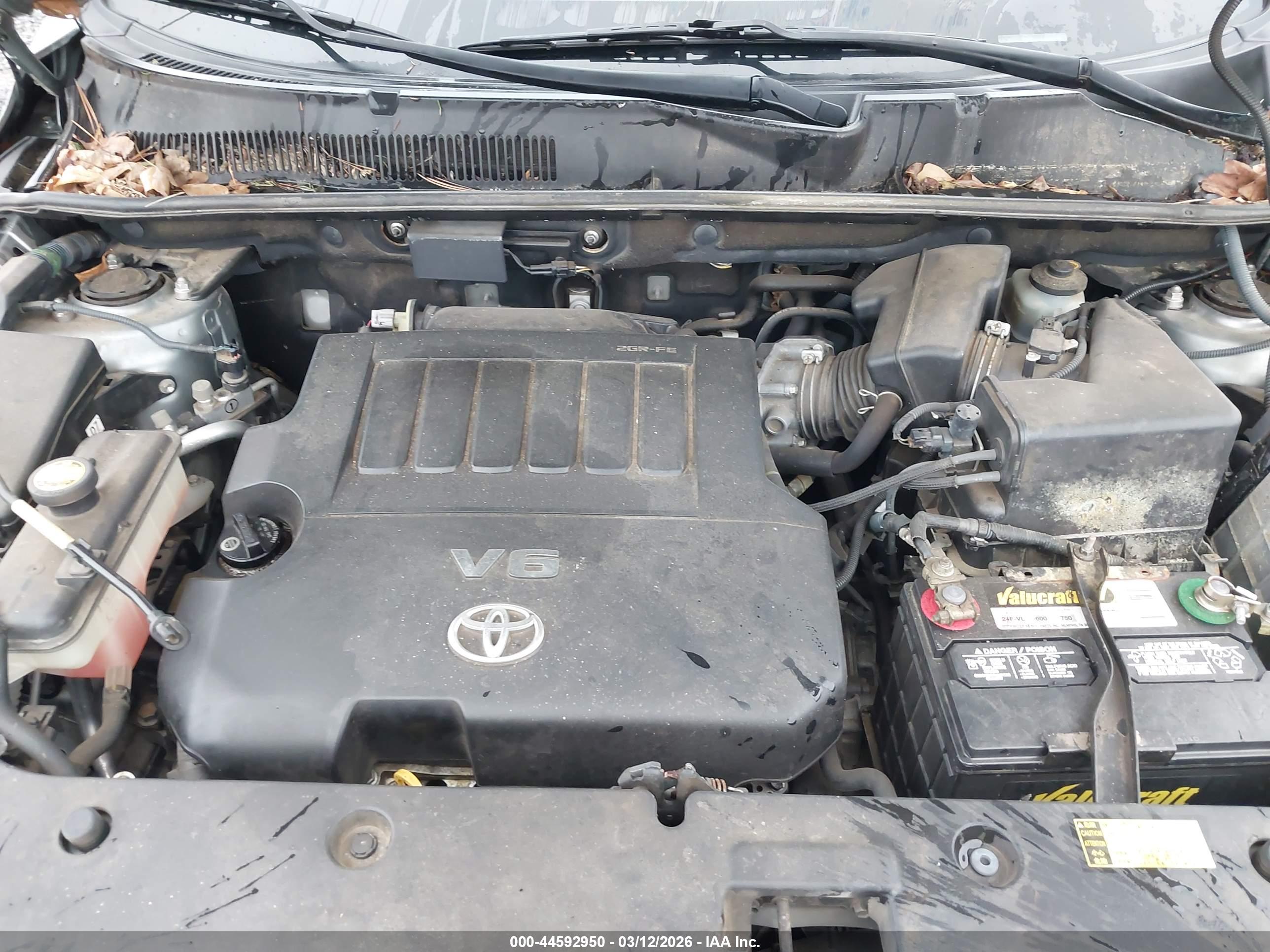 TOYOTA RAV4 image 10